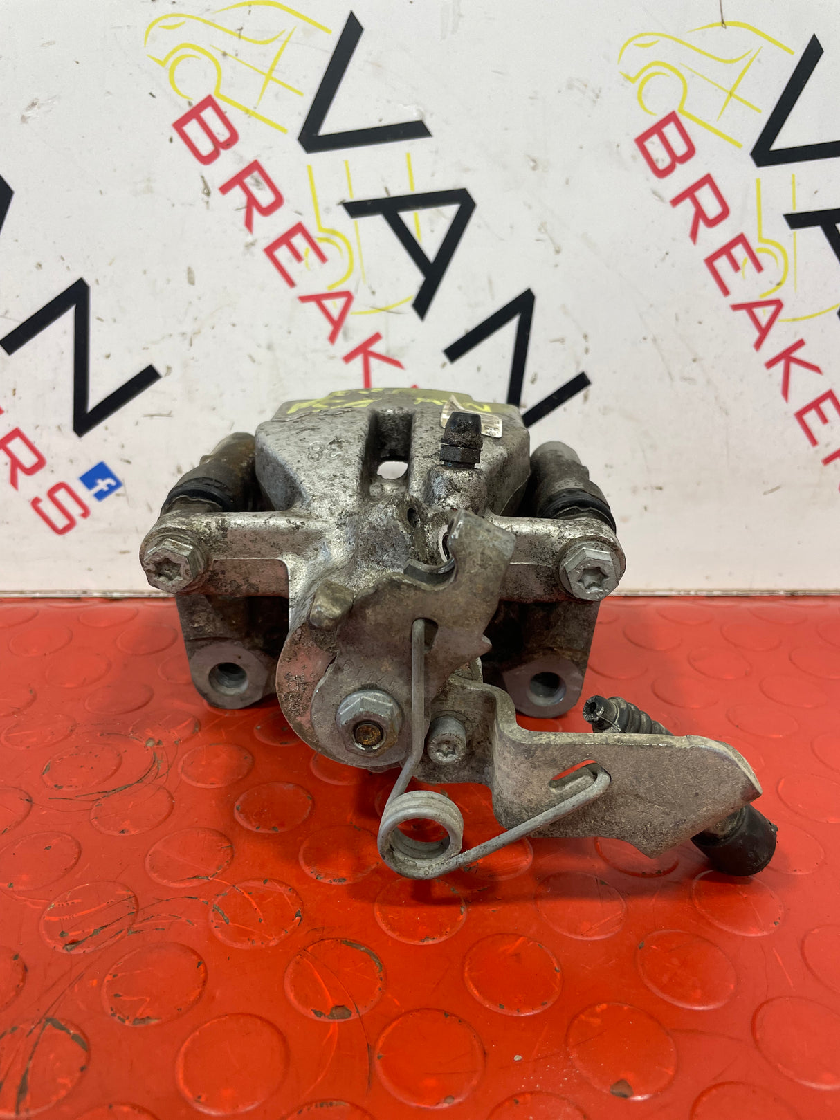 Citroen Berlingo/Peugeot Partner/Vauxhall Combo/Toyota Proace City REAR LEFT BRAKE CALIPER N/S PASSENGER 2018 - ON P/N 9819337680