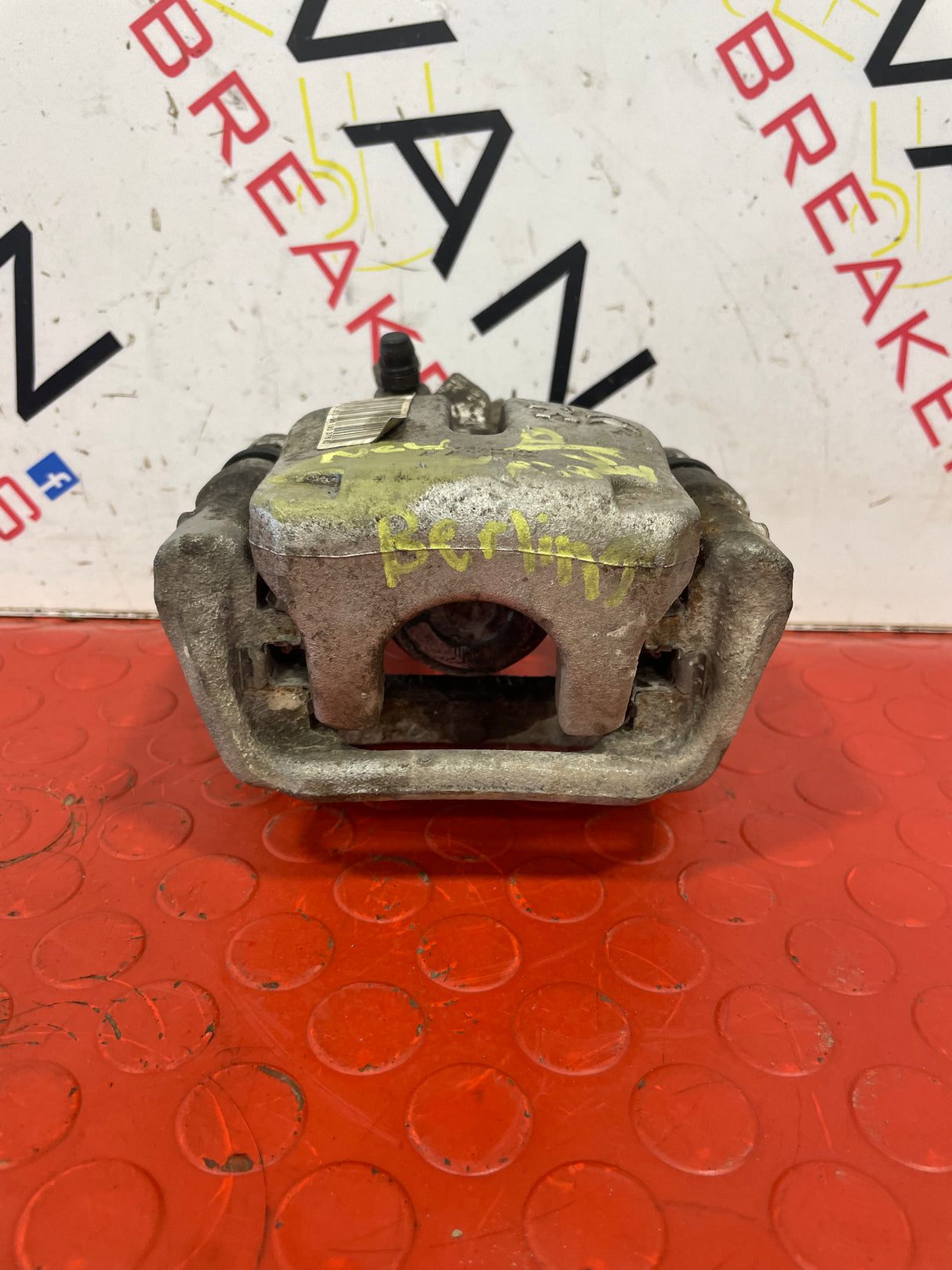 Citroen Berlingo/Peugeot Partner/Vauxhall Combo/Toyota Proace City REAR LEFT BRAKE CALIPER N/S PASSENGER 2018 - ON P/N 9819337680