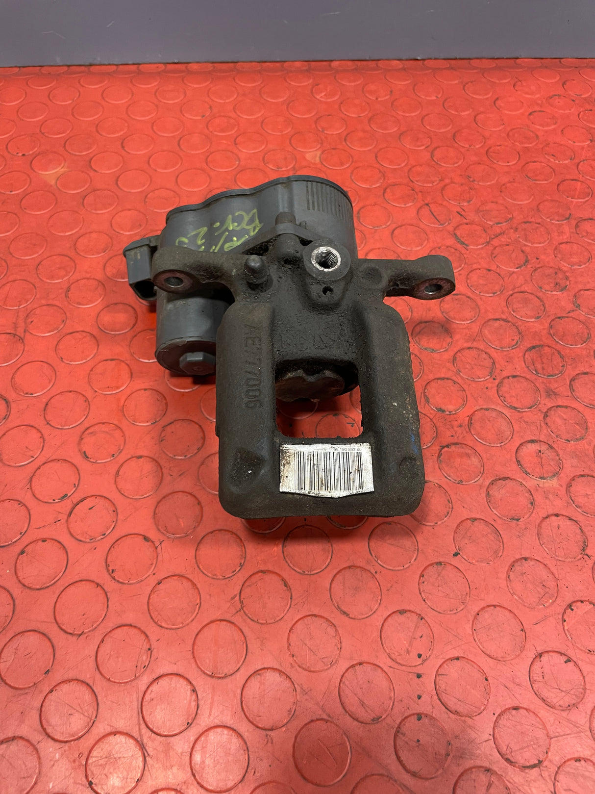 Citroen Berlingo/Peugeot Partner/Vauxhall Combo/Toyota Proace City REAR BRAKE CALIPER (Electric Socket Crack Repaired/2Pin) Passenger's Side 2019-2024 1.5 P/N 9819059380