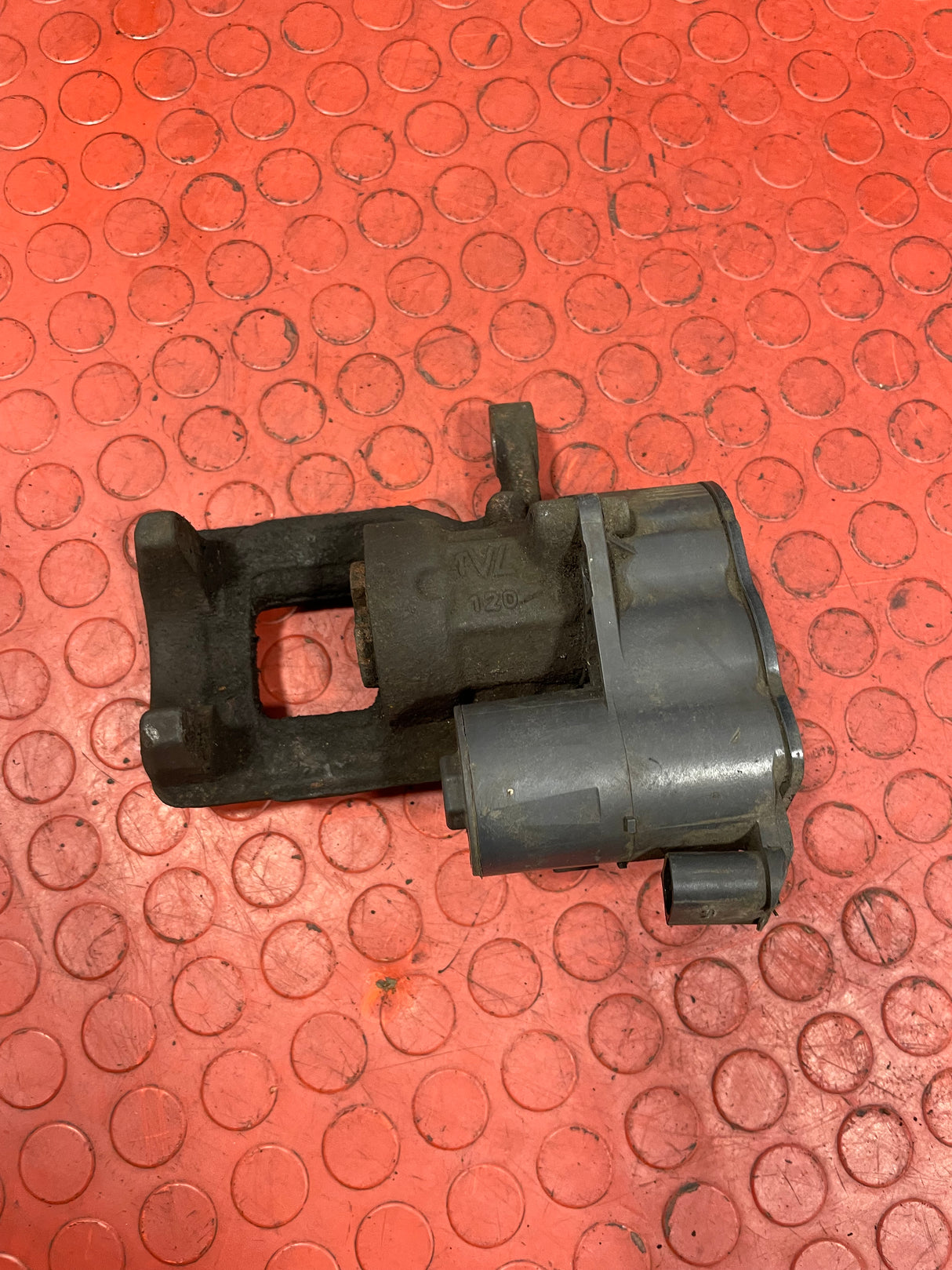 Citroen Berlingo/Peugeot Partner/Vauxhall Combo/Toyota Proace City REAR BRAKE CALIPER (Electric Socket Crack Repaired/2Pin) Passenger's Side 2019-2024 1.5 P/N 9819059380