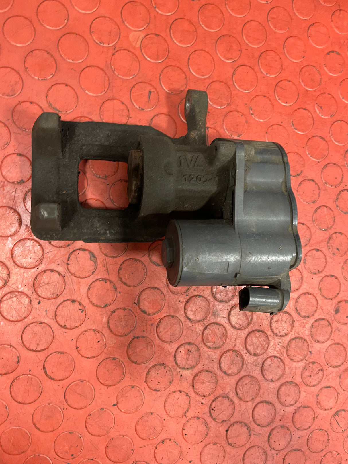 Citroen Berlingo/Peugeot Partner/Vauxhall Combo/Toyota Proace City REAR BRAKE CALIPER (Electric Socket Crack Repaired/2Pin) Passenger's Side 2019-2024 1.5 P/N 9819059380