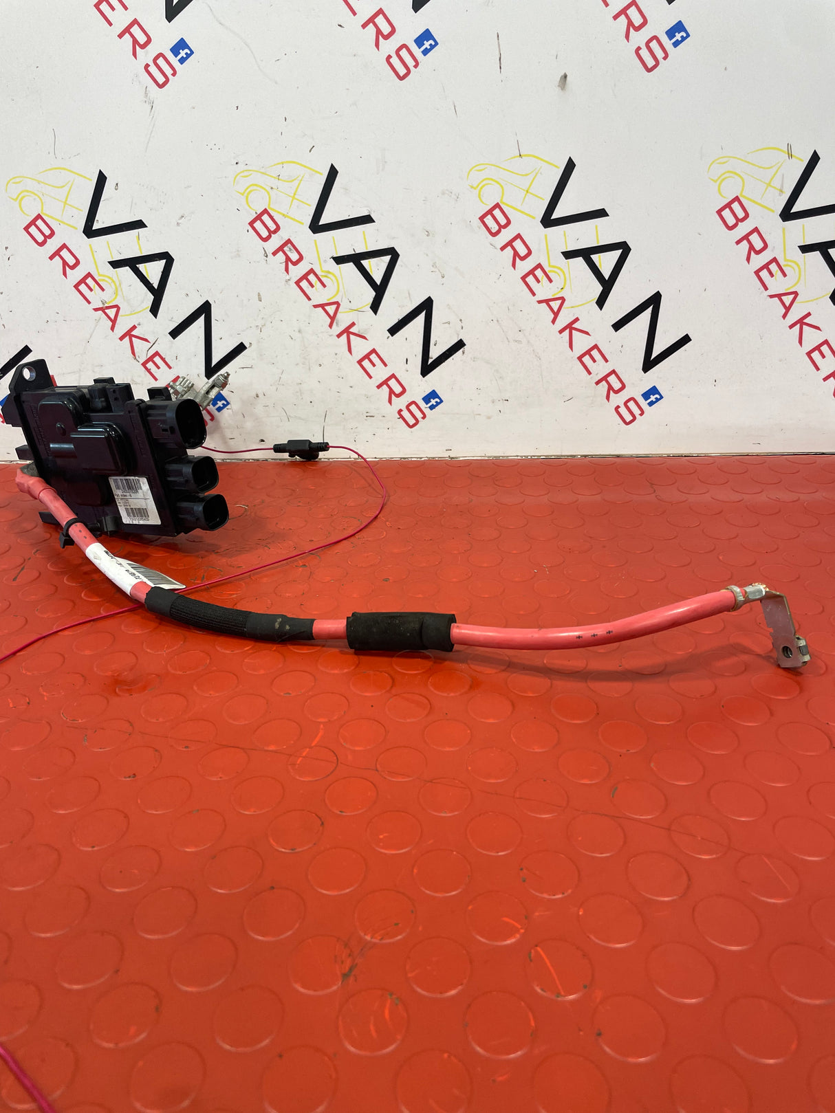 Vauxhall Vivaro/ Renault Trafic/Nissan NV300 BATTERY FUSE BOX 2015-2019 1.6L P/N 243501820R