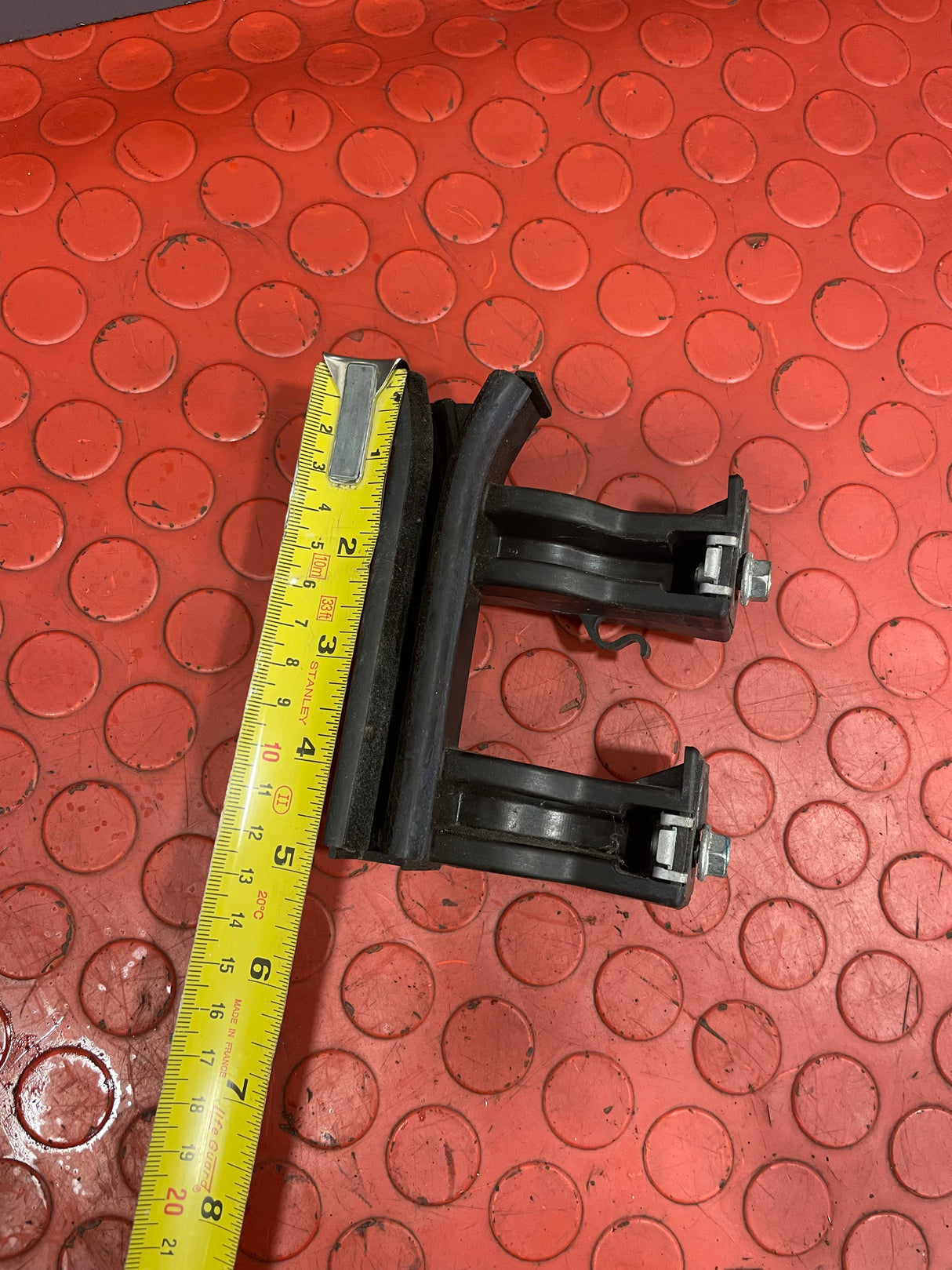 Citroen Berlingo/Peugeot Partner FRONT DOOR GLASS RUNNER Drivers Side 2008-2018 P/N 9303T0