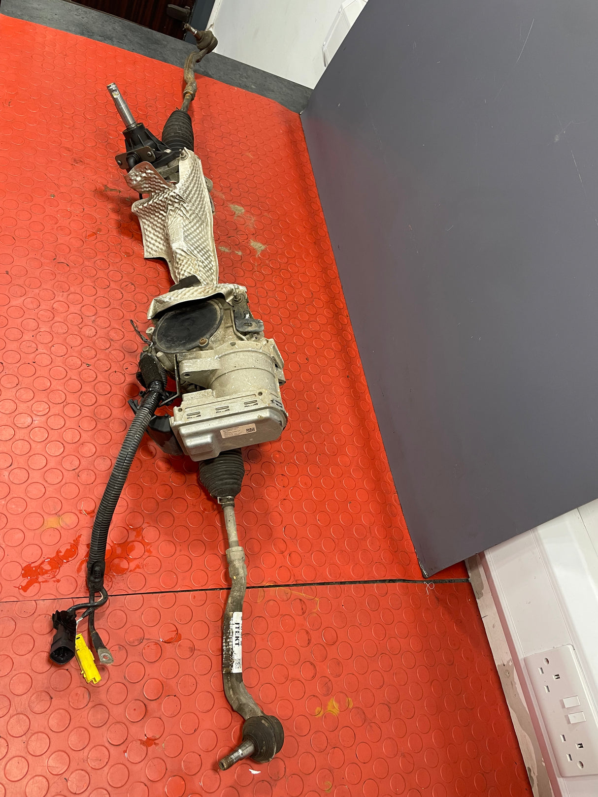 Citroen Berlingo/Peugeot Partner/Vauxhall Combo/Toyota Proace City COMPLETE POWER STEERING RACK 1.5 2019-2024 P/N 9824390580 - 1 / 6820000302