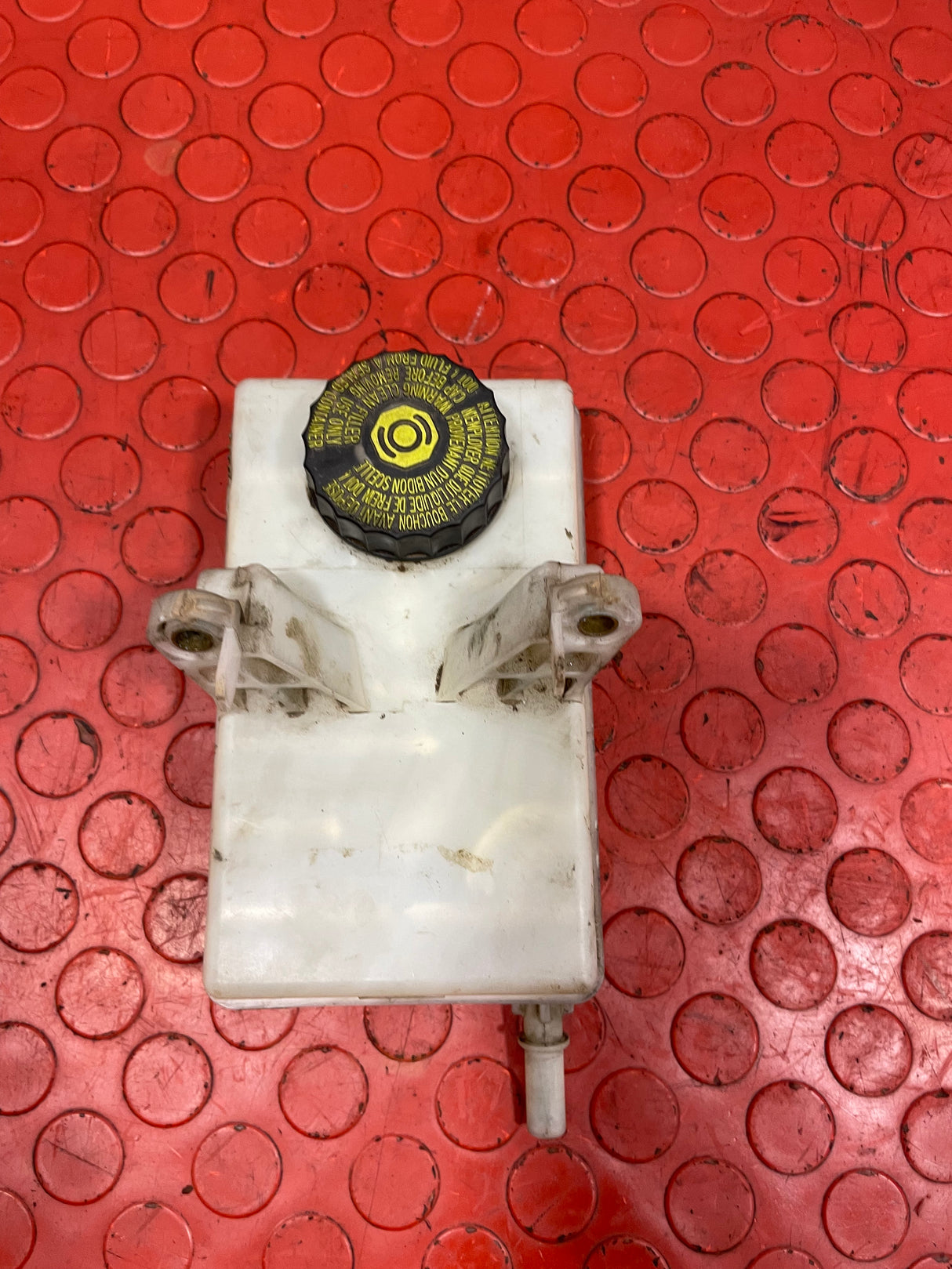 Citroen Berlingo/Peugeot Partner BRAKE FLUID RESERVOIR 1.6 2008-2018 P/N 9680907780