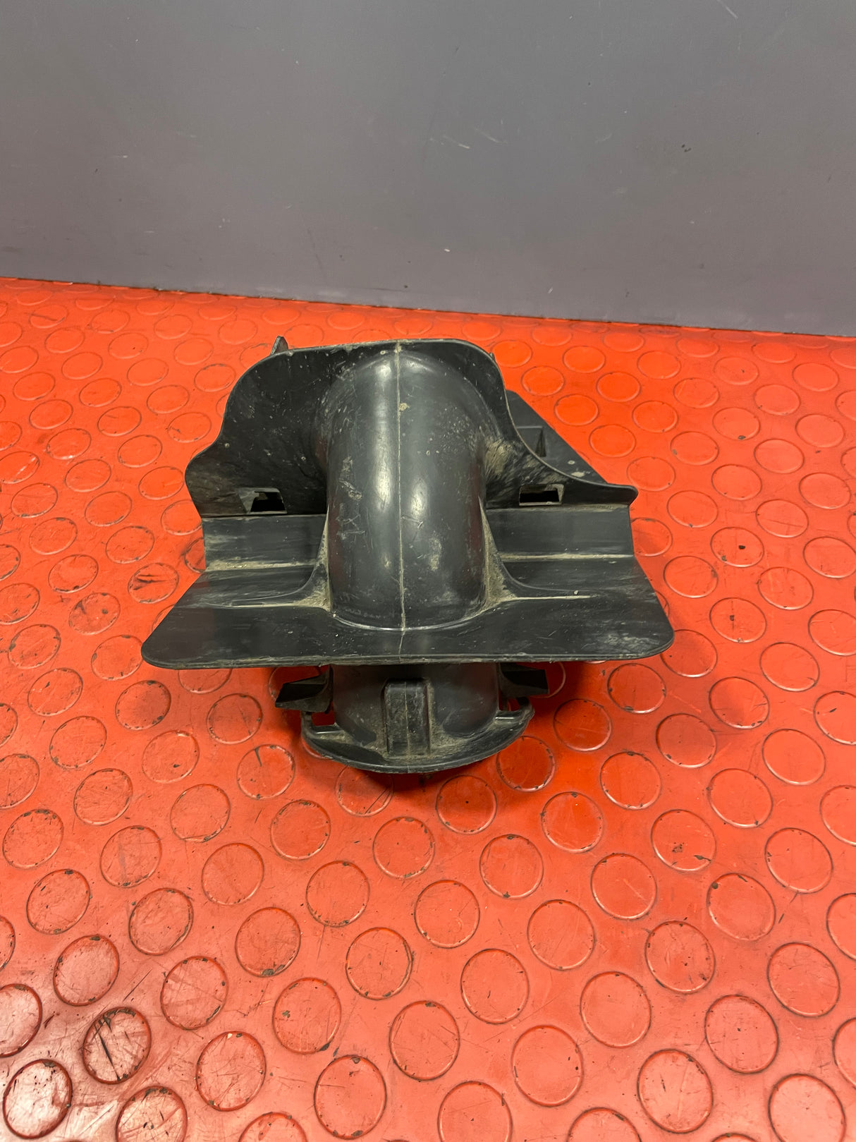 Citroen Berlingo/Peugeot Partner AIR INTAKE PIPE BRACKET 1.6 HDI 2008-2018 P/N 9685952880