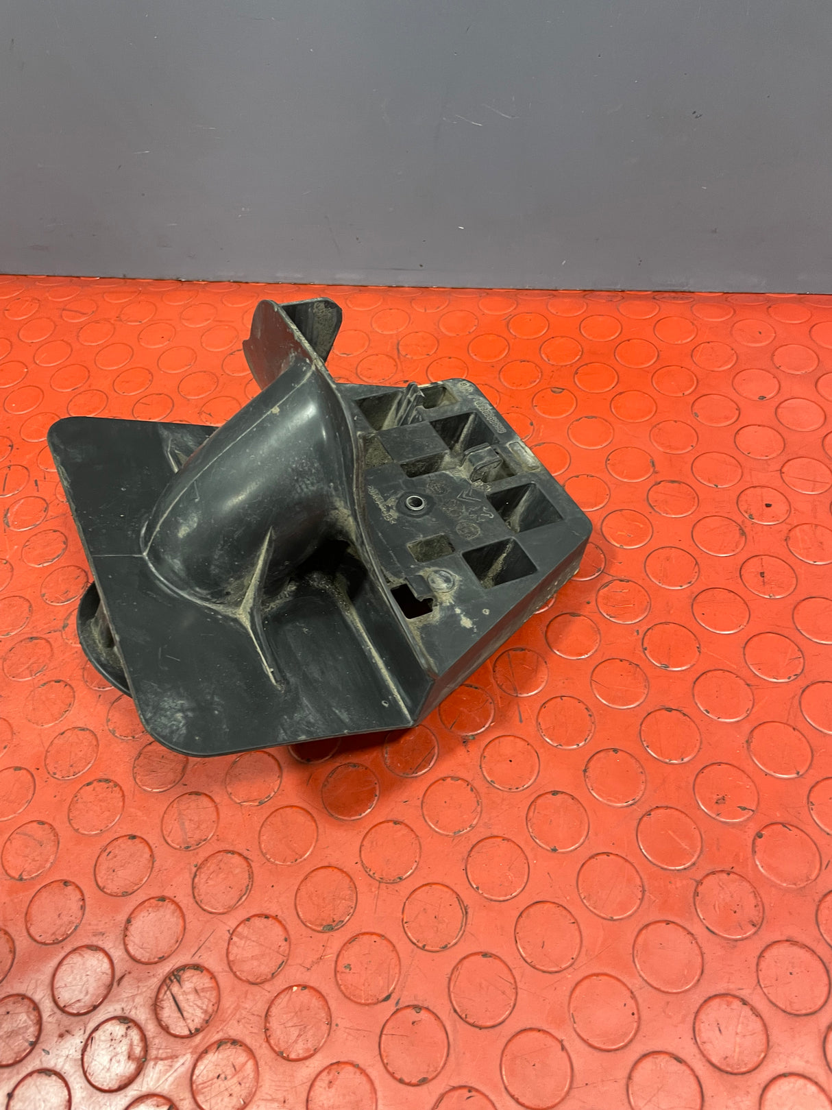 Citroen Berlingo/Peugeot Partner AIR INTAKE PIPE BRACKET 1.6 HDI 2008-2018 P/N 9685952880