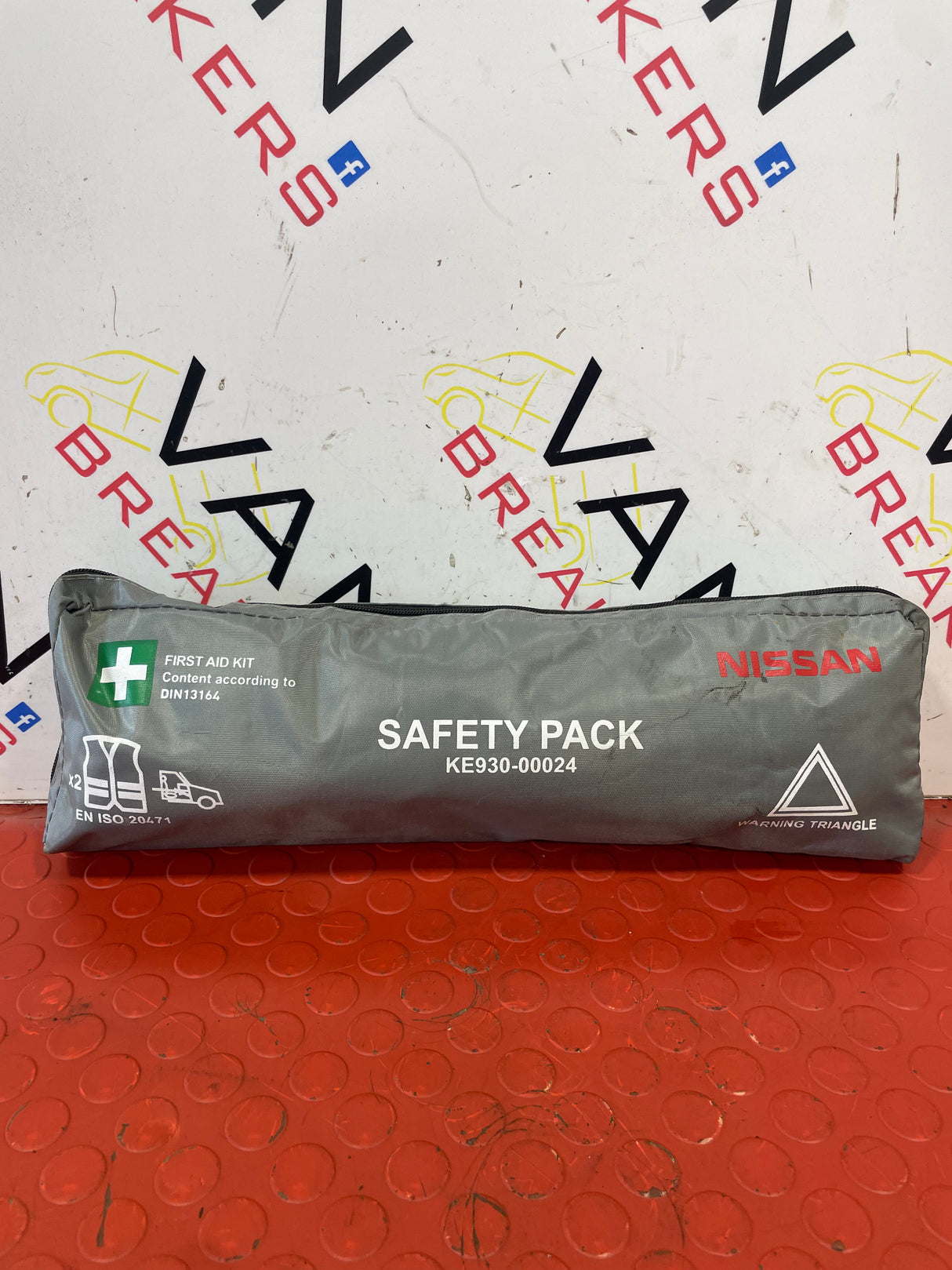 Nissan Navara SAFETY PACK COMES WITH TWO HIVIS VESTS, FIRST AID KIT AND WARNING TRIANGLE P/N KE93000024