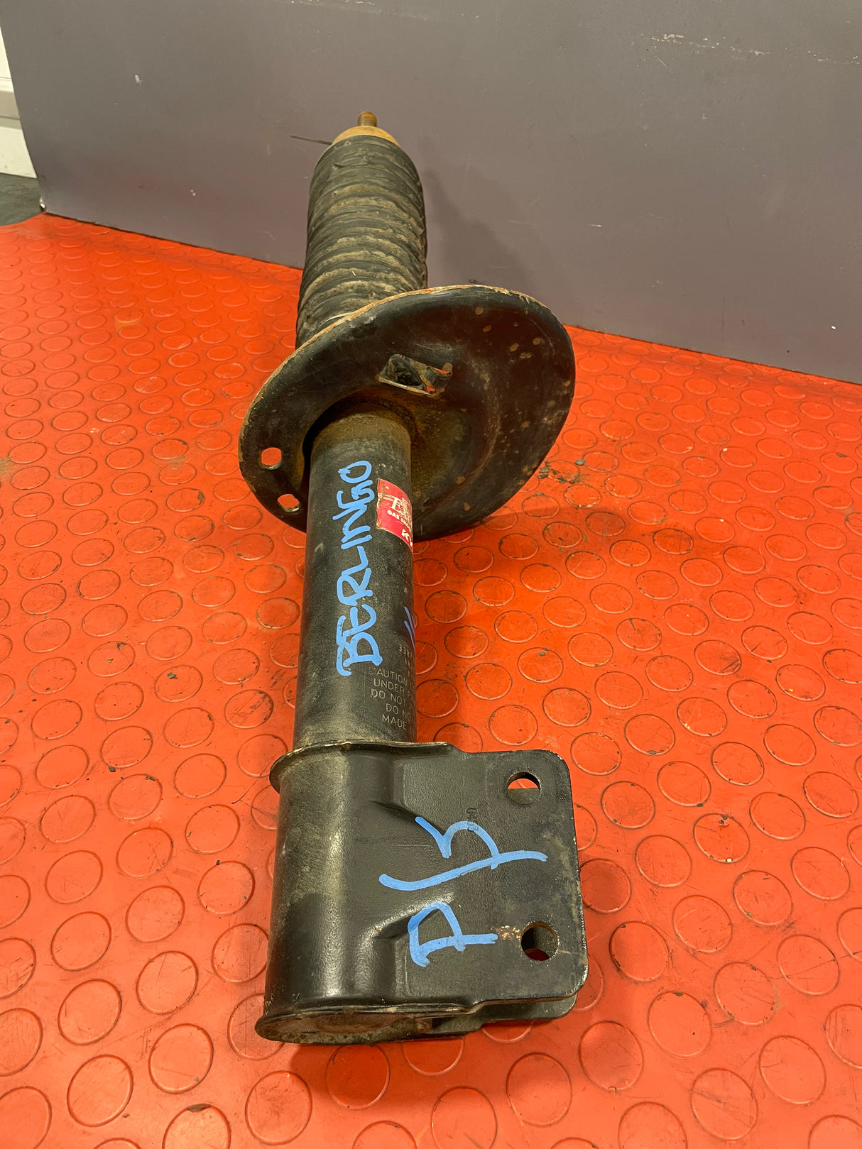 Citroen Berlingo/Peugeot Partner KYB FRONT SHOCK ABSORBER ONLY (w/o Spring) PASSENGER'S SIDE LH 2008-2018 P/N 9684108680 - 3