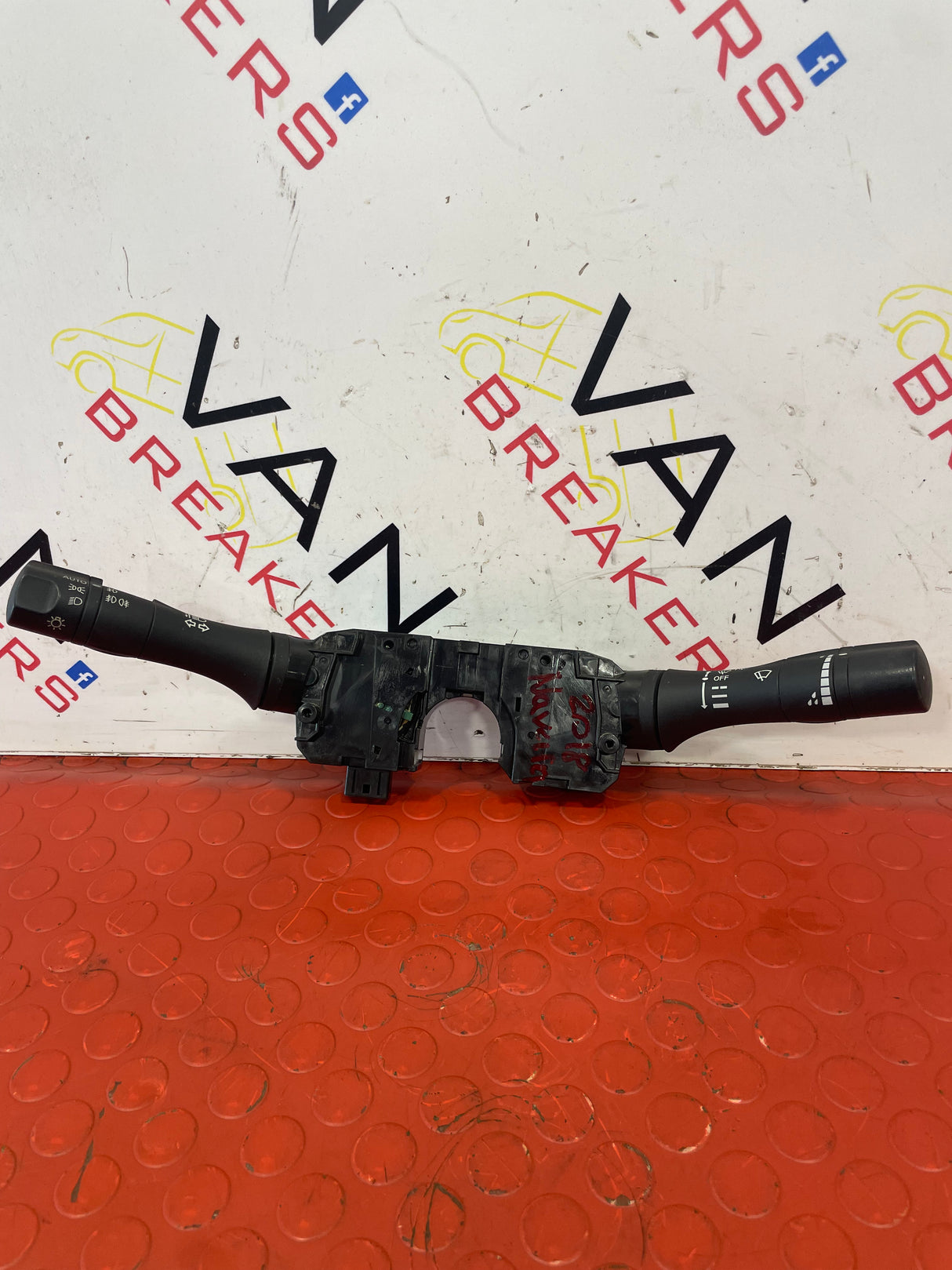 Nissan Navara WINDOW WIPER/ INDICATOR CONTROL SWITCH P/N 479455BC1A