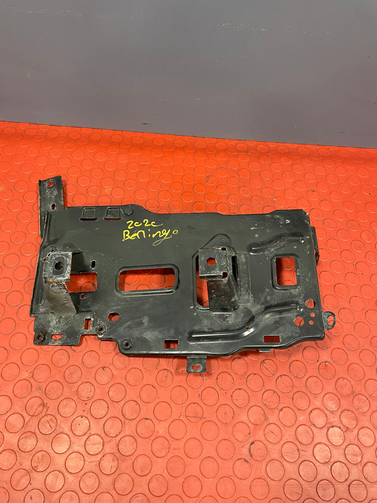 Citroen Dispatch/ Peugeot Expert/ Toyota Proace/ Vauxhall Vivaro BATTERY TRAY 2016-2024 P/N 981528858000 - 1