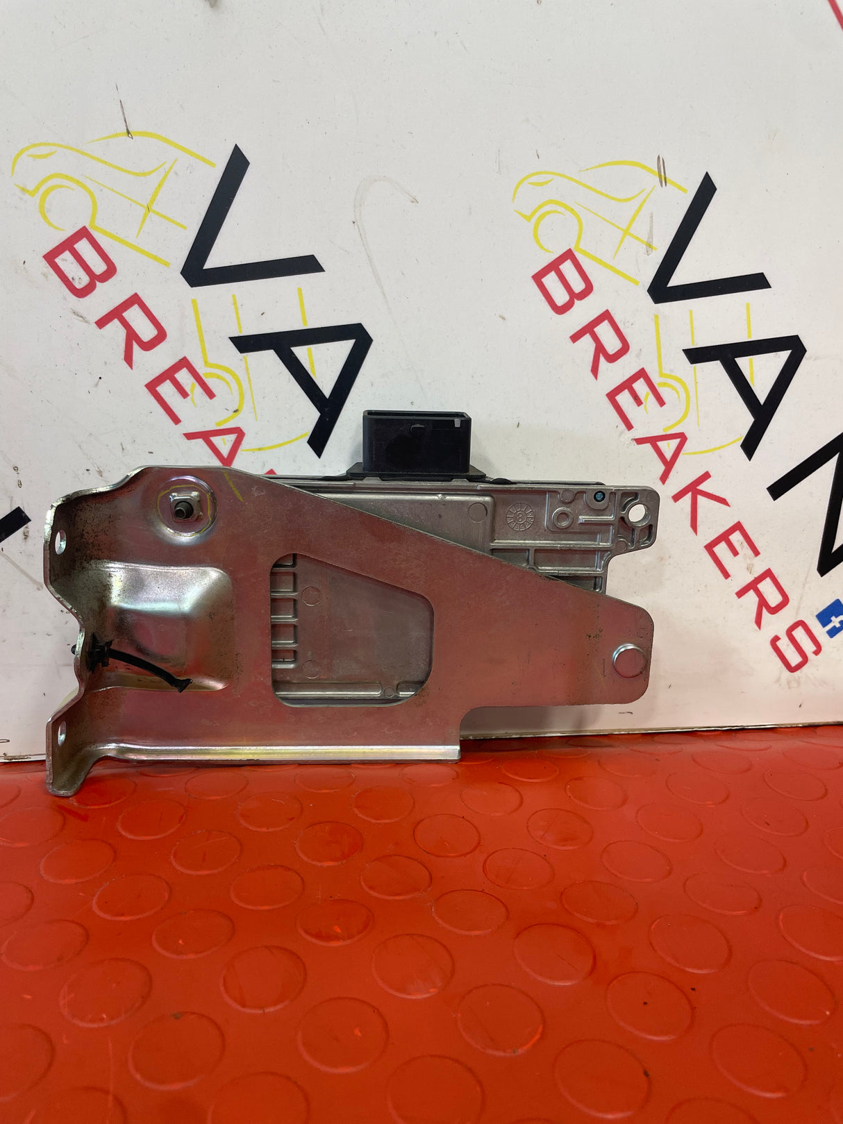 Nissan Navara 2.3 ECU MODULE 2018 P/N EMU30220NA1