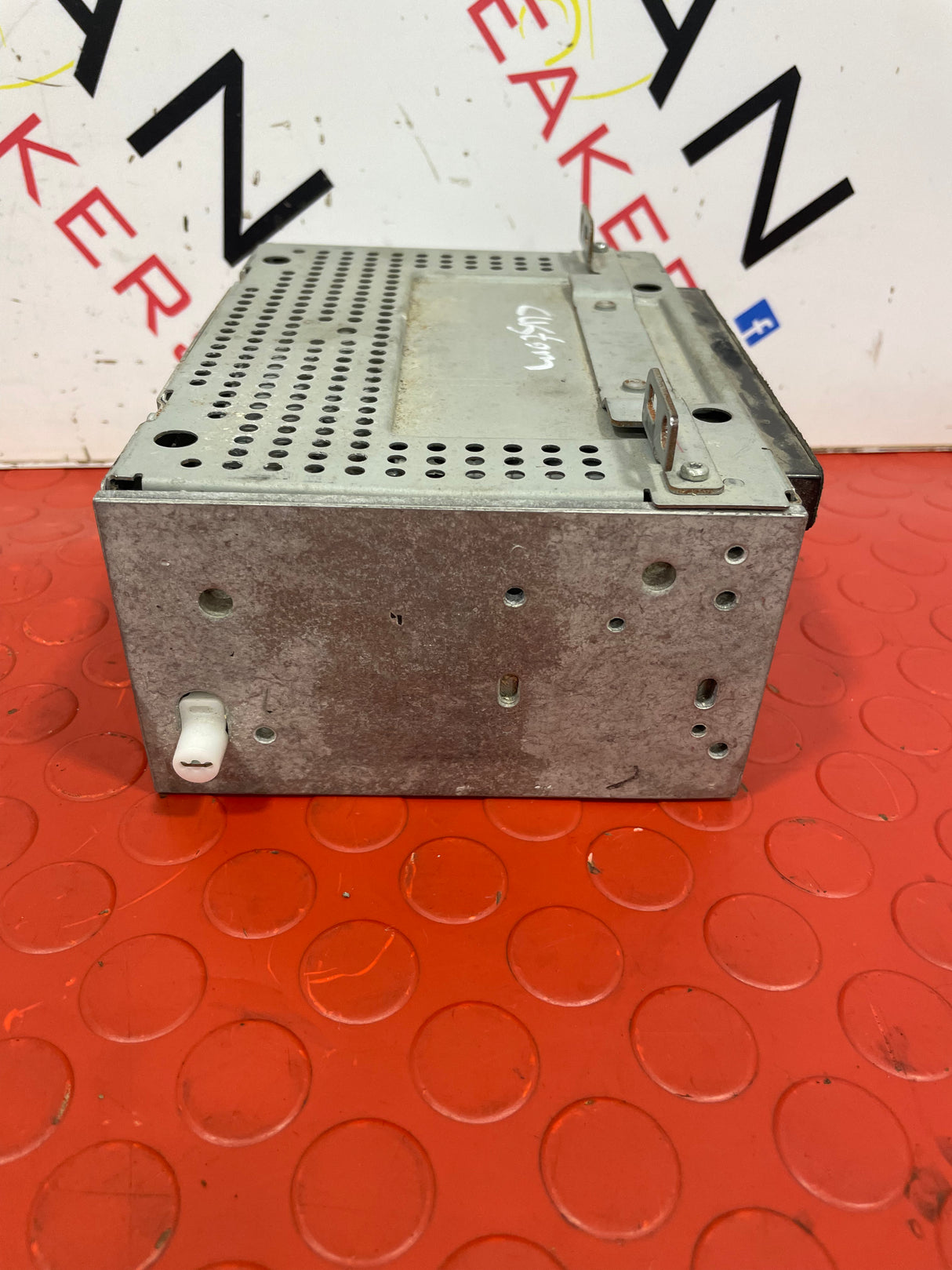 Ford Transit Custom RADIO AND CD PLAYER UNIT (FITS OTHER FORDS ASWELL) P/N F1BT18C815HE