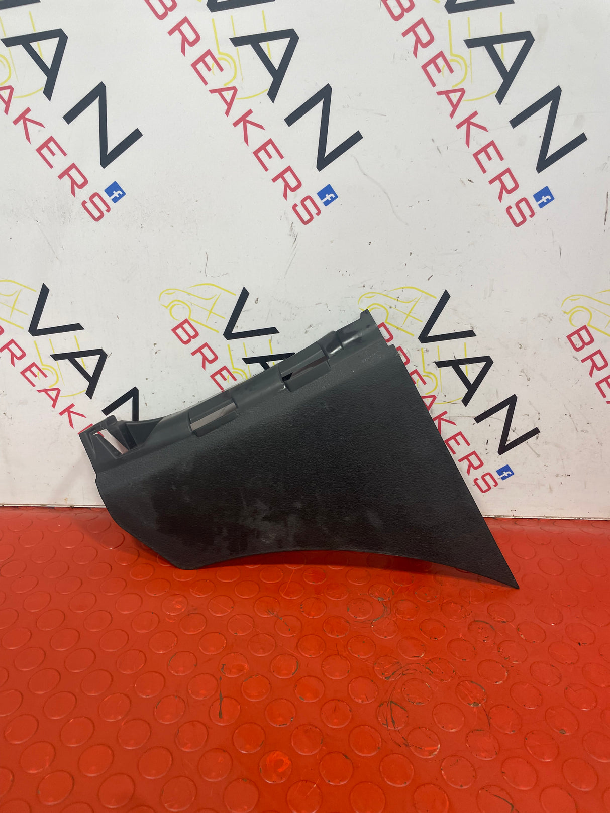 Nissan Navara FOOT AREA SIDE TRIM (LEFT) 2015-2024 P/N 669014JA0A