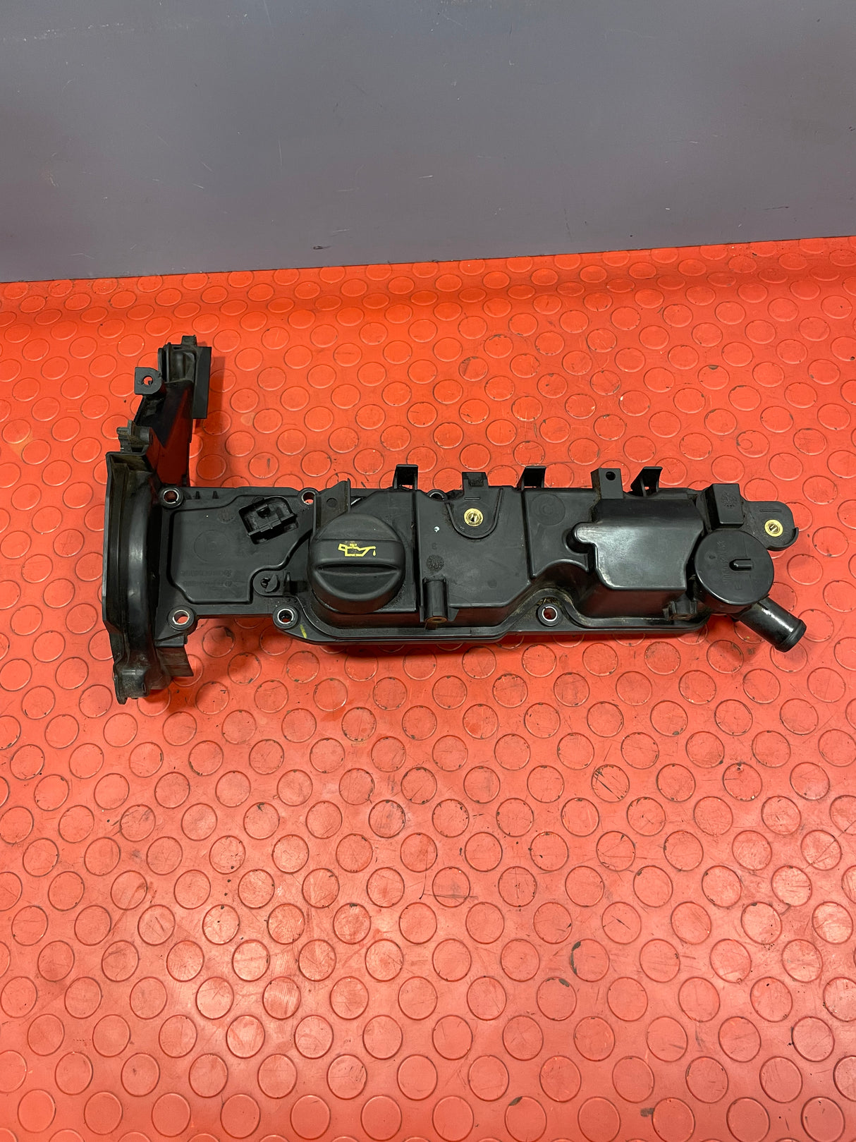 Citroen Berlingo/Peugeot Partner CYLINDER HEAD / VALVE COVER 2013-2018 1.6 HDi P/N 9688939180