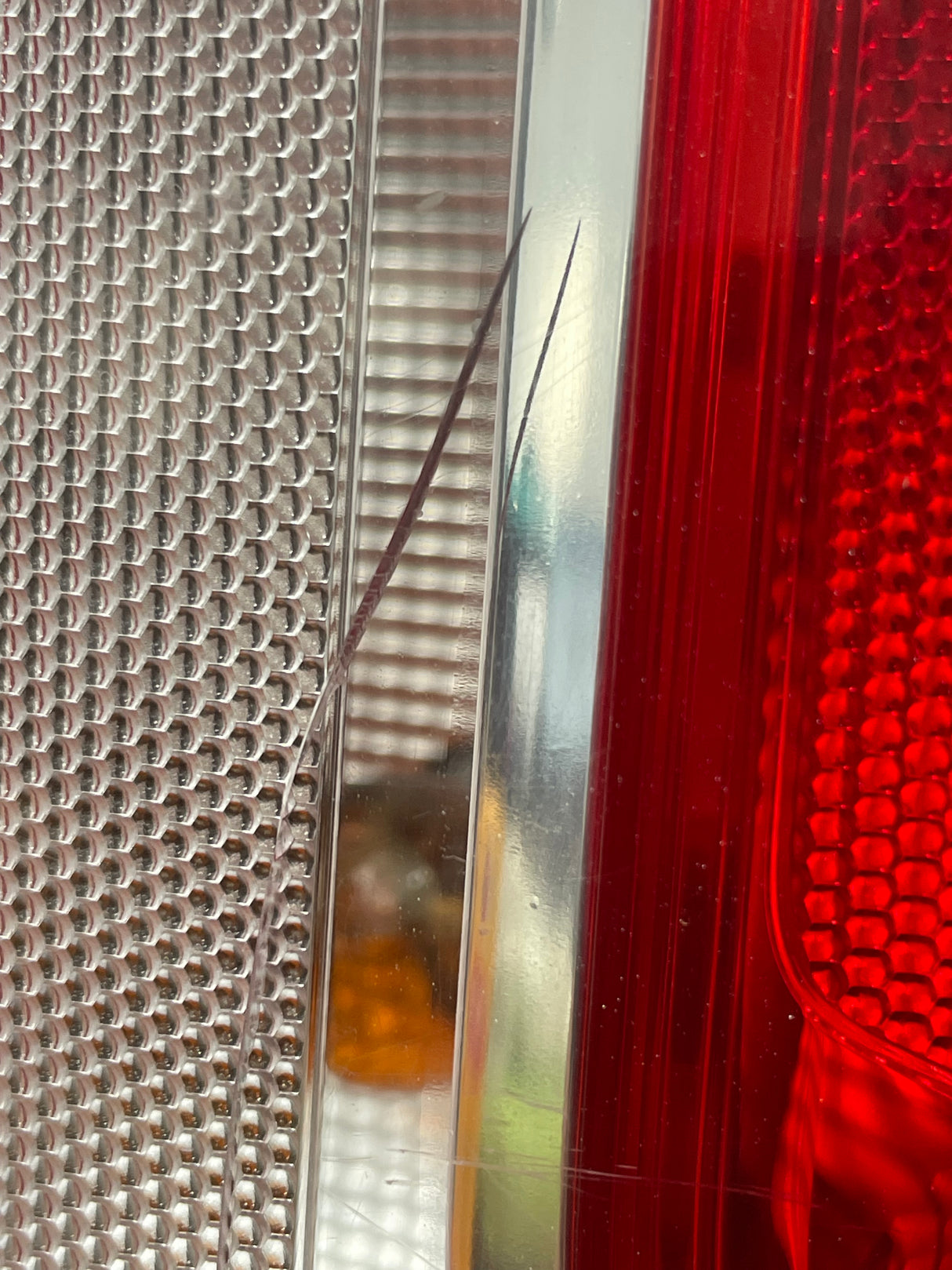 Citroen Relay Peugeot Boxer PASSENGER SIDE TAIL LIGHT 2014-2021 (SMALL CRACK IN LENS PLEASE SEE PICS) P/N 01380673080-c