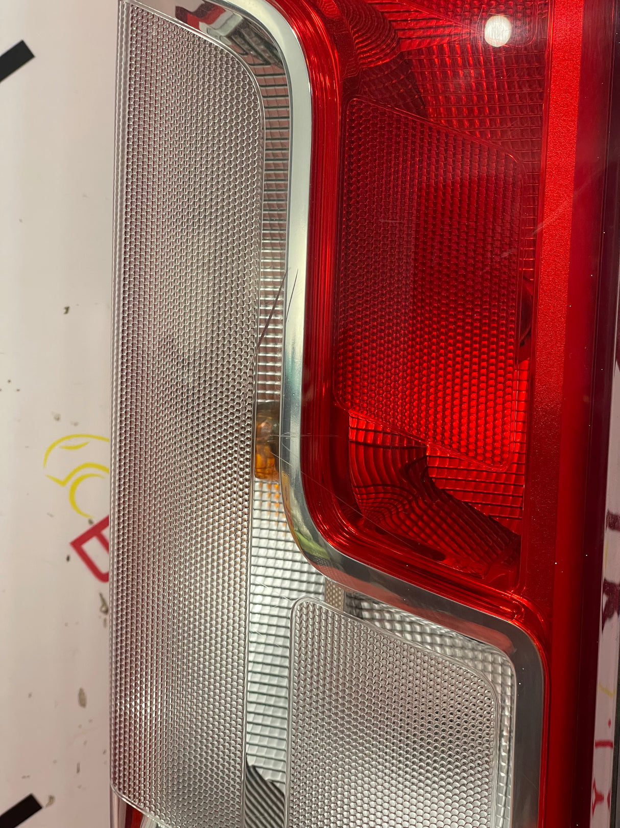 Citroen Relay Peugeot Boxer PASSENGER SIDE TAIL LIGHT 2014-2021 (SMALL CRACK IN LENS PLEASE SEE PICS) P/N 01380673080-c