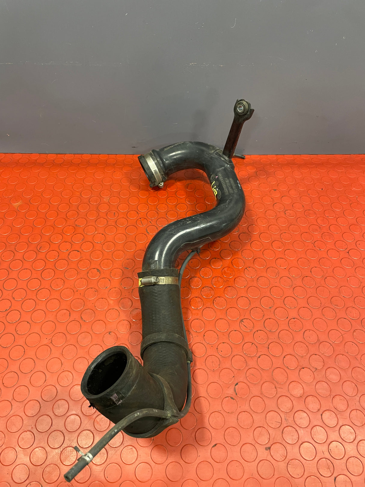 Toyota Hilux AIR INTAKE PIPE w/ FLEXIBLE RUBBER HOSE 2017 P/N 173620L020