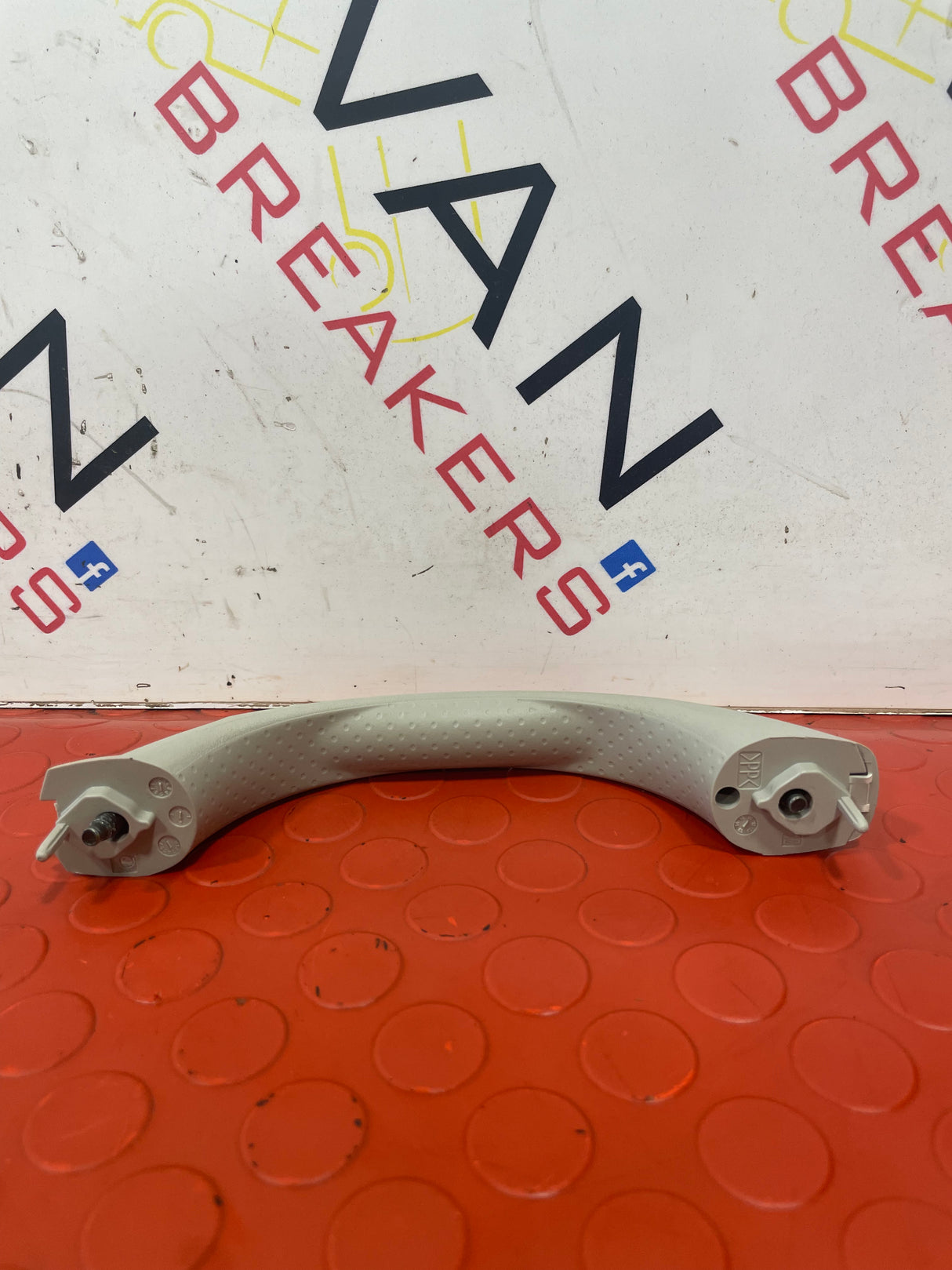 Nissan Navara REAR GRAB HANDLE (FITS BOTH SIDES) P/N 739401VA7A