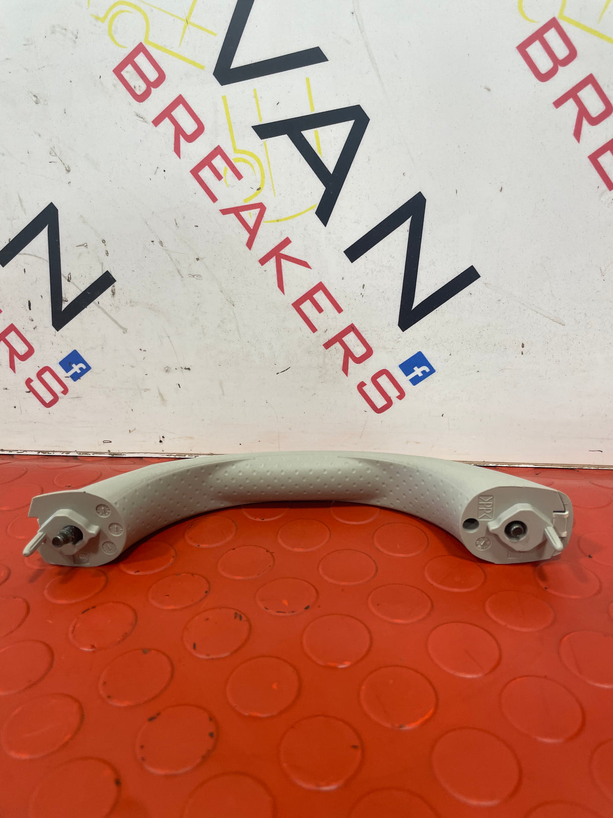 Nissan Navara REAR GRAB HANDLE (FITS BOTH SIDES) P/N 739401VA7A