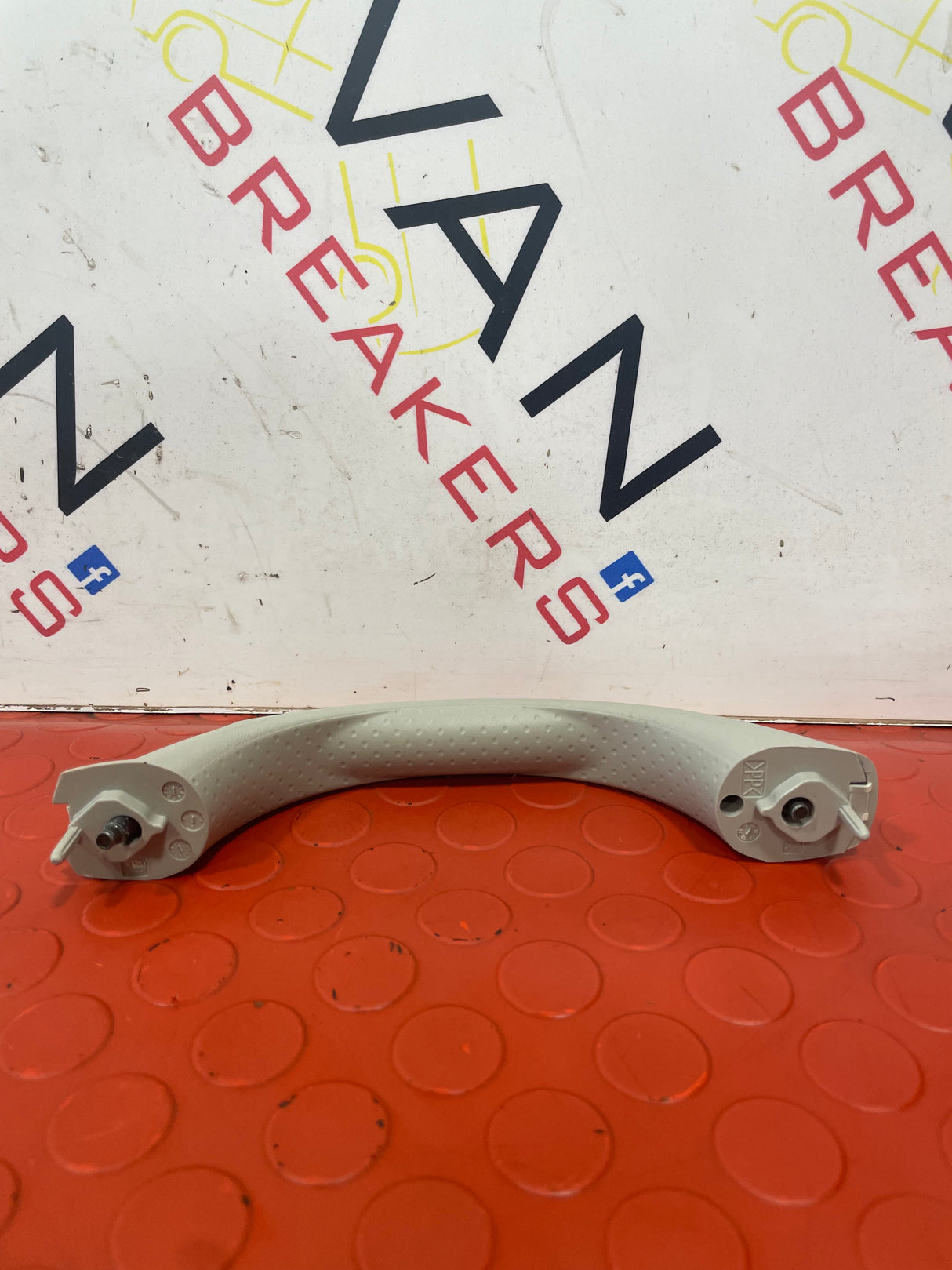 Nissan Navara REAR GRAB HANDLE (FITS BOTH SIDES) P/N 739401VA7A
