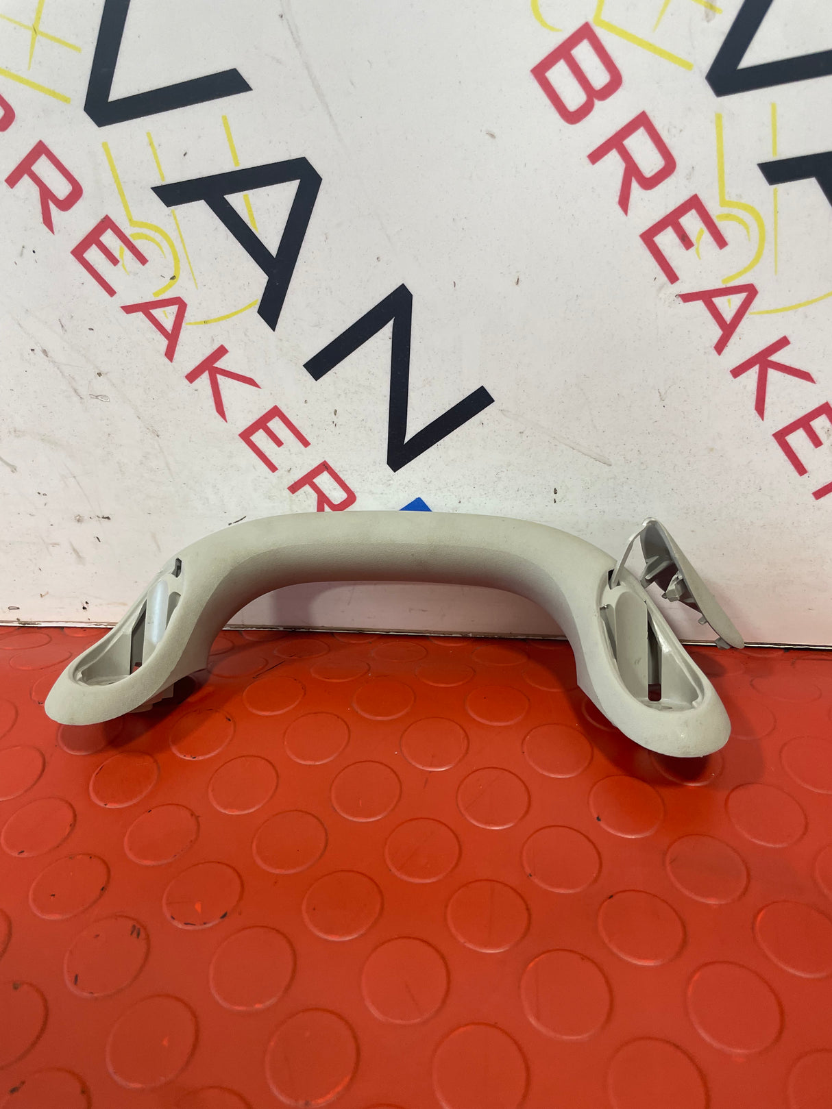 Nissan Navara FRONT ROOF PILLAR GRAB HANDLE 2015-2024 P/N 739424KJ0B