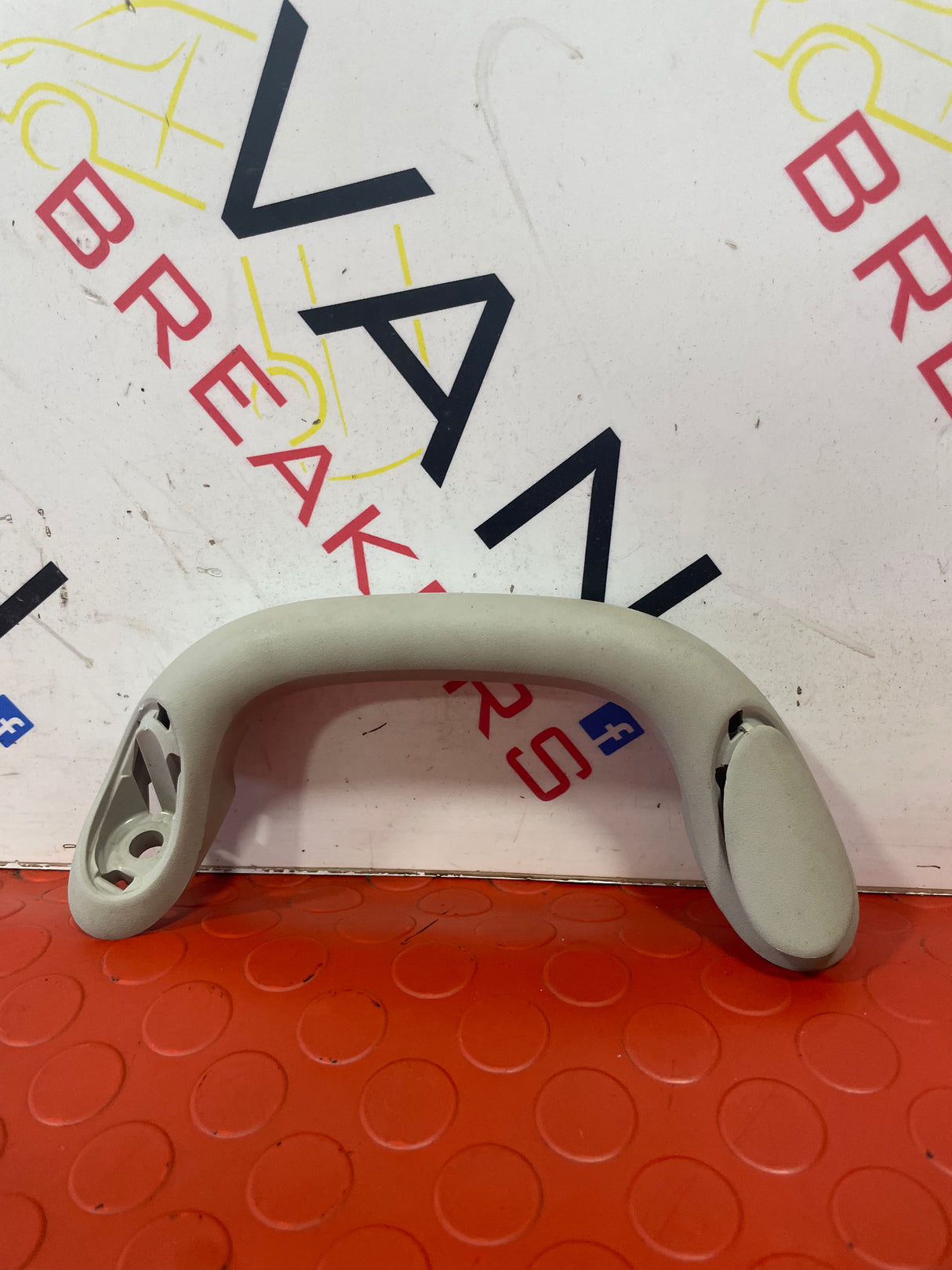Nissan Navara FRONT ROOF PILLAR GRAB HANDLE 2015-2024 P/N 739424KJ0B