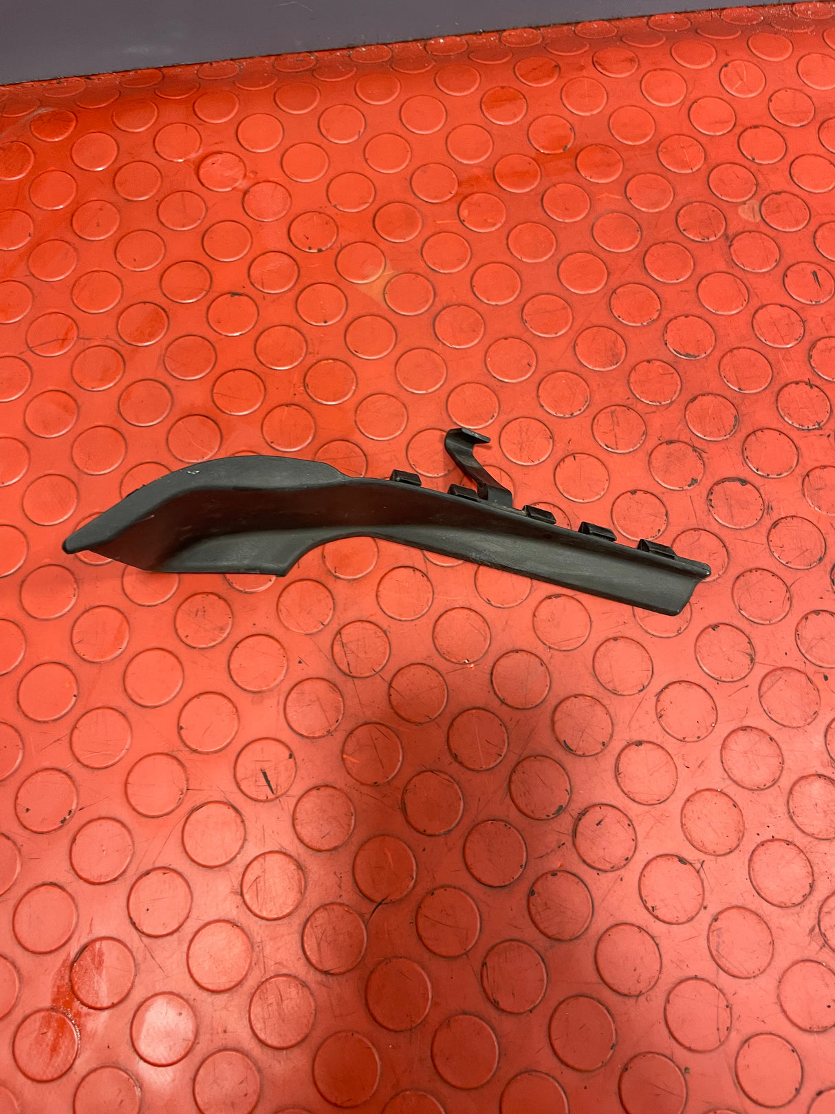 Nissan Navara FRONT FENDER CORNER FINISH TRIM Driver's Side 2016-2023 P/N 668944JF0A