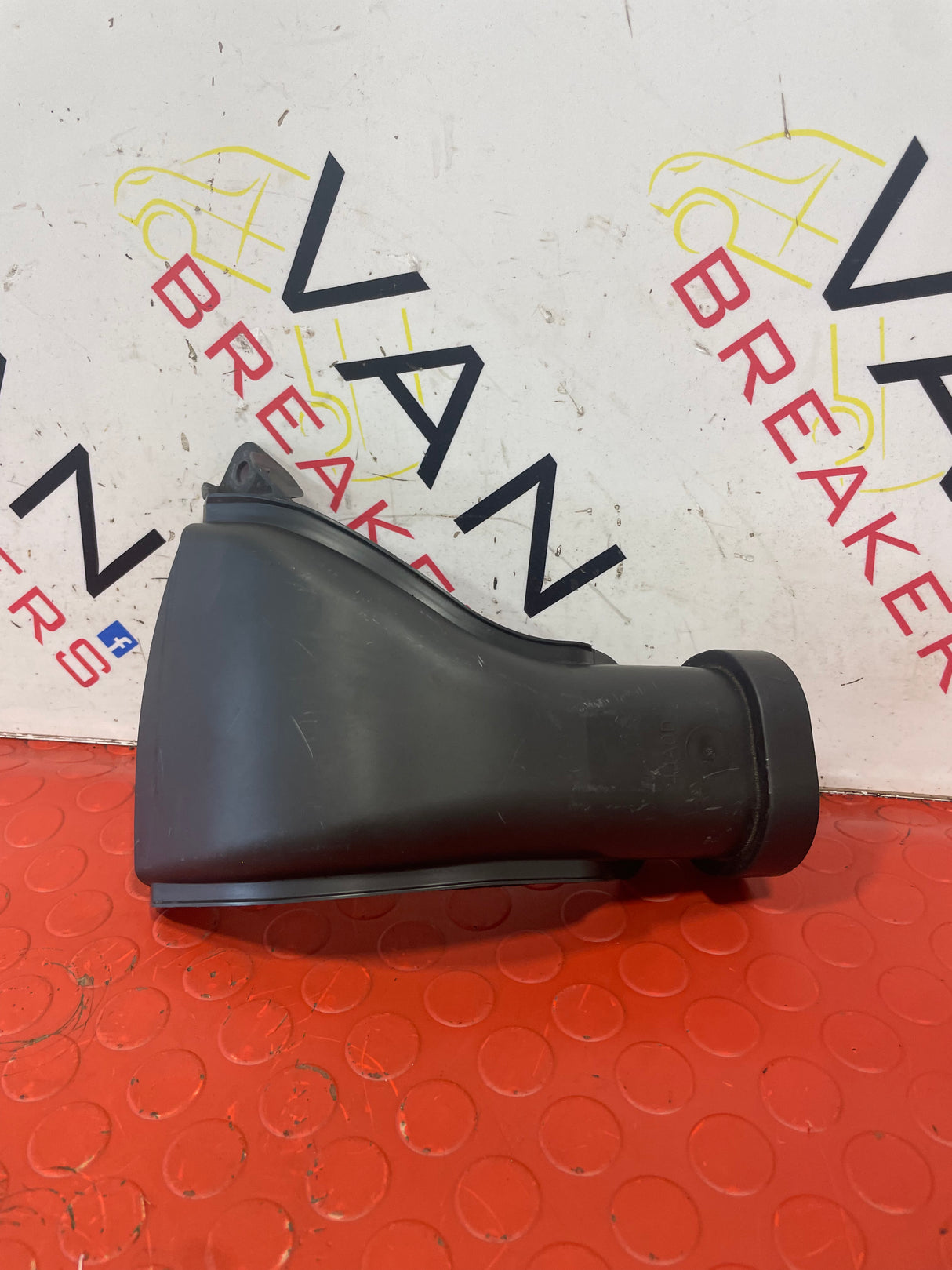 Nissan Navara AIR INTAKE DUCT 2015-2024 P/N 1181953S02