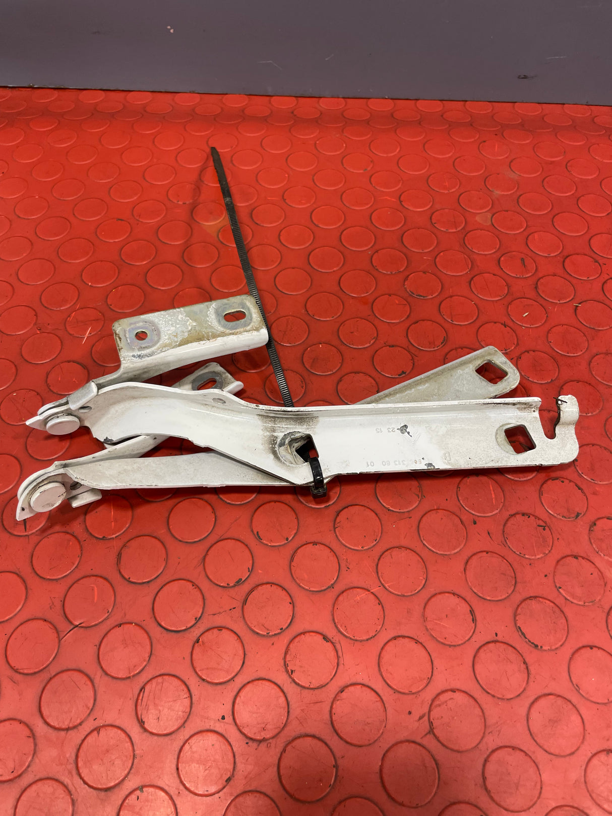 Peugeot Partner/Citroen Berlingo BONNET HINGES (Pair) 2008-2018 P/N 968063148001