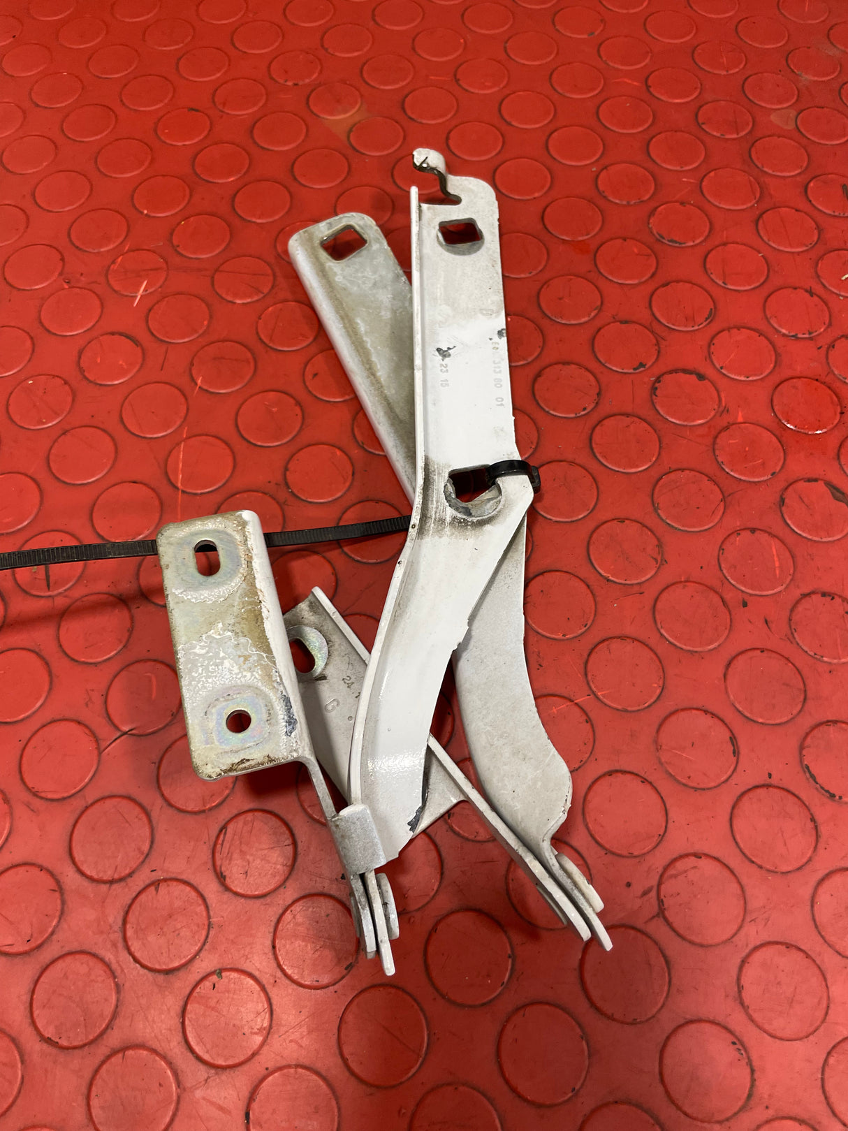 Peugeot Partner/Citroen Berlingo BONNET HINGES (Pair) 2008-2018 P/N 968063148001