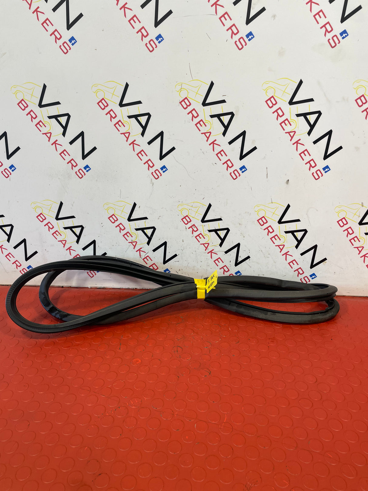 Nissan Navara P/S REAR DOOR RUBBER SEALS P/N 769244JG0A