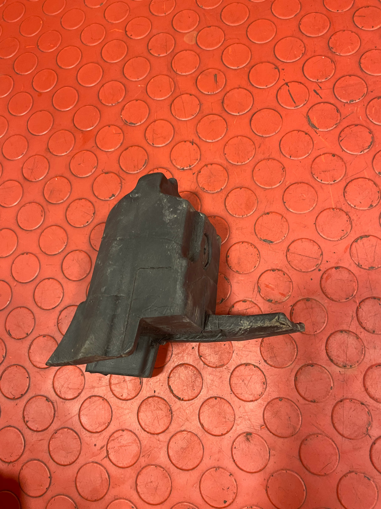 Citroen Berlingo/Peugeot Partner WINDSCREEN MOLDING FOAM Left Side P/N 9816982980