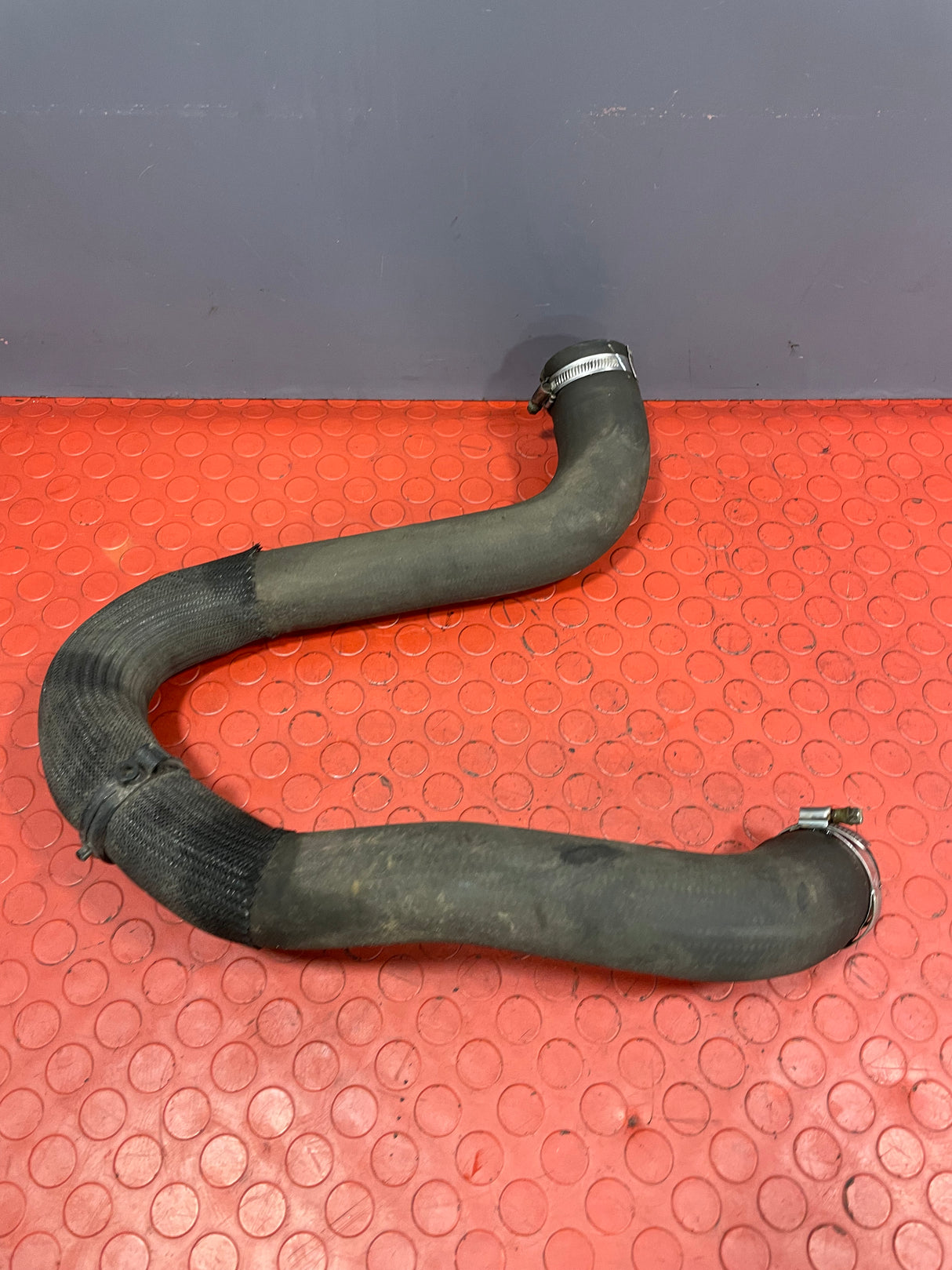 Vauxhall Vivaro/Citroen Dispatch/Peugeot Expert/Toyota Proace/Fiat Scudo INTERCOOLER HOSE 1.5/1.6 2016-2024 P/N 9806788380