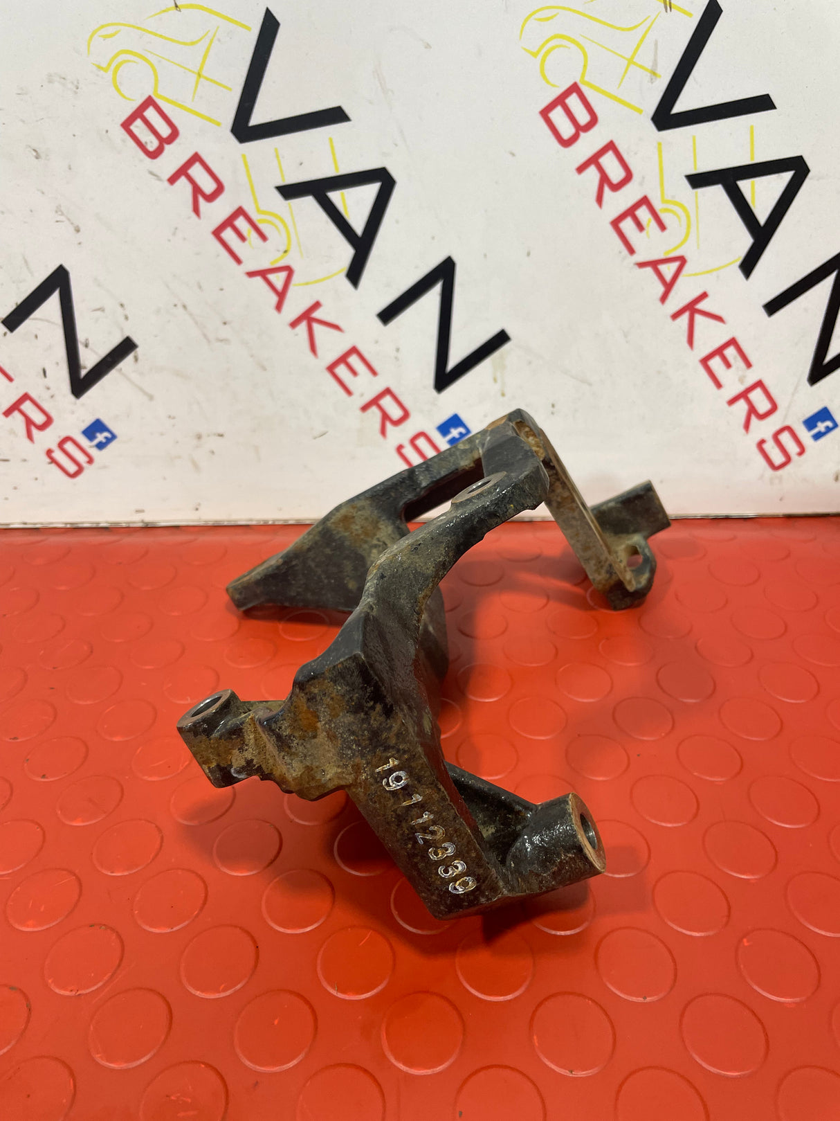 Toyota Hilux ALTERNATOR BRACKET 2015-2024 P/N 77071217