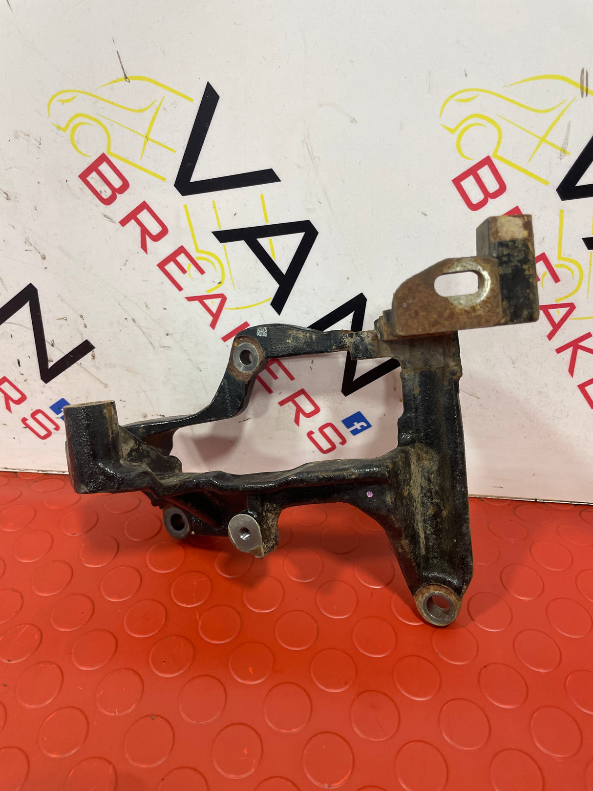 Toyota Hilux ALTERNATOR BRACKET 2015-2024 P/N 77071217