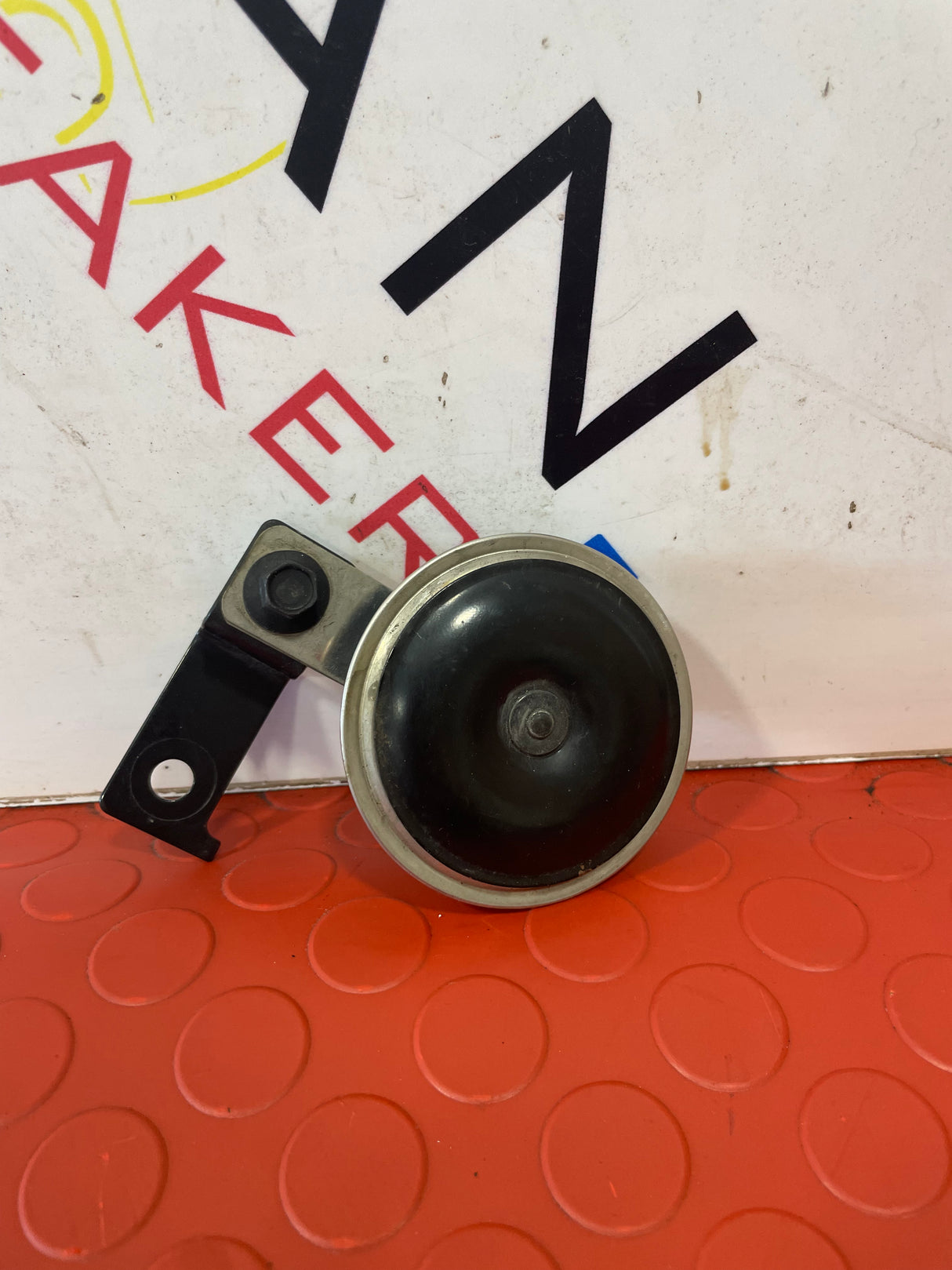 Nissan Navara HIGH HORN SIGNAL 2015-2024 P/N E13000114