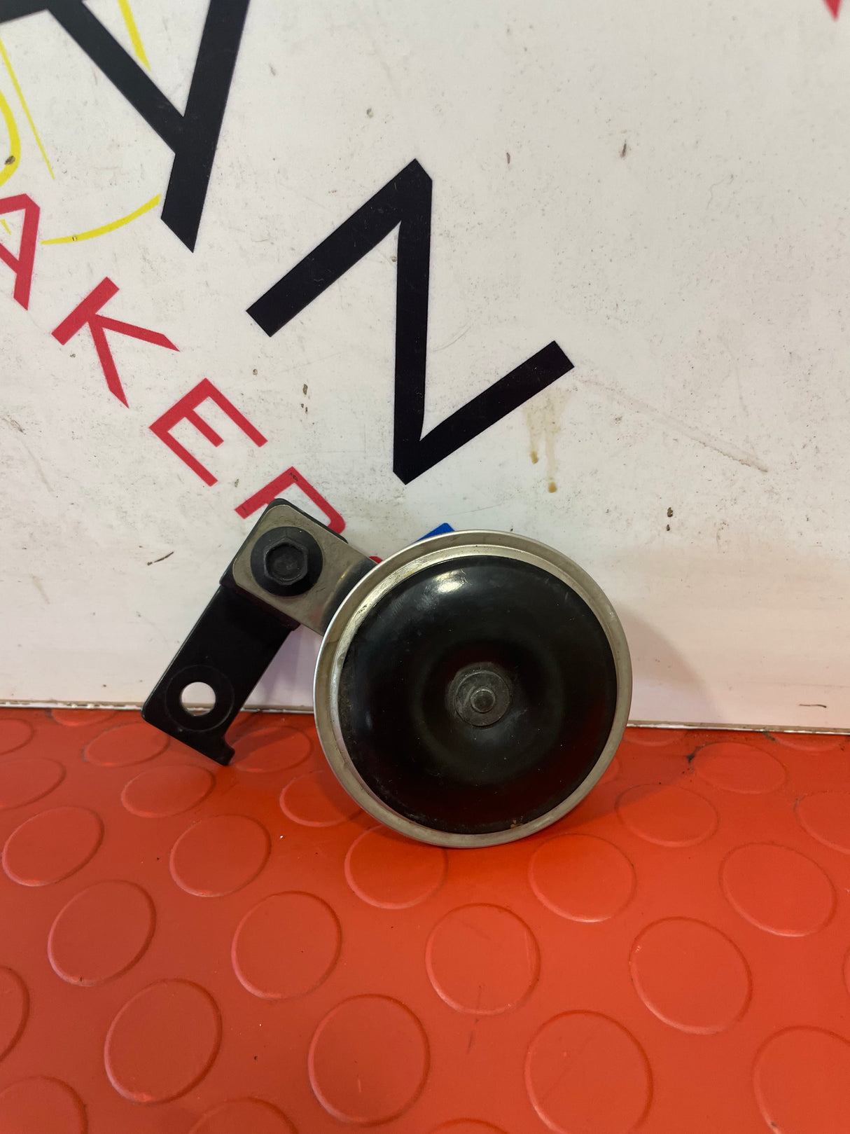 Nissan Navara HIGH HORN SIGNAL 2015-2024 P/N E13000114