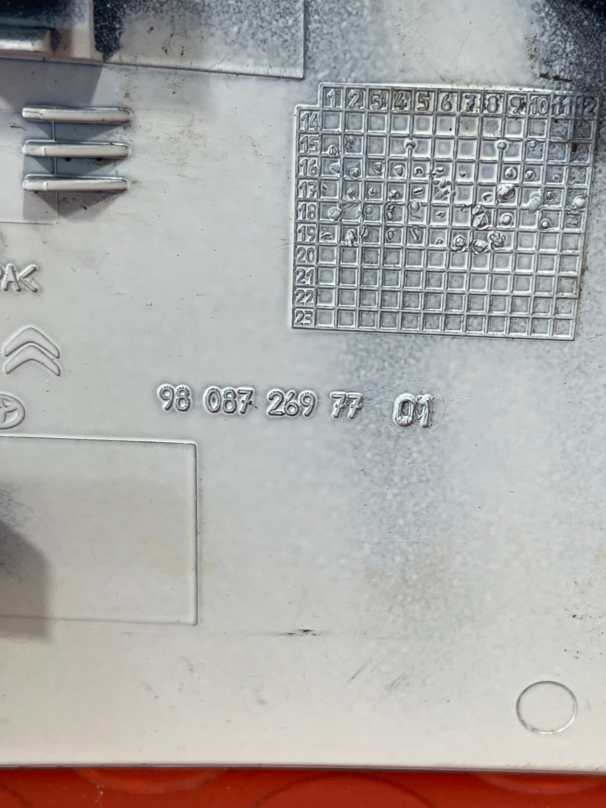 Citroen Dispatch/ Peugeot Expert FUEL TANK DOOR 2016-2023 P/N 980872697701