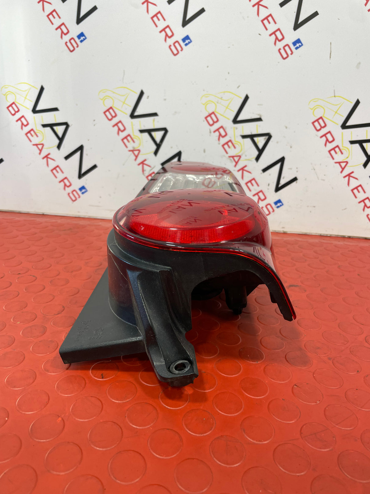 Citroen Berlingo/Peugeot Partner DRIVER'S SIDE TAILLIGHT 1.6 2012-2018 P/N 9680607880