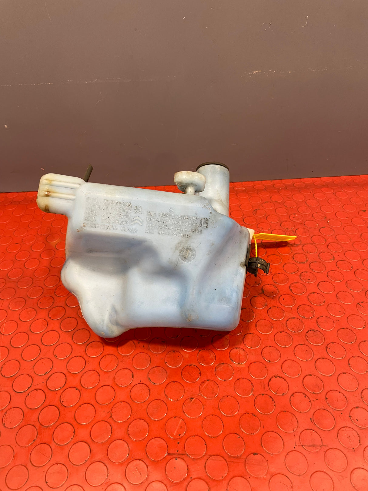 Citroen Berlingo/Peugeot Partner WINDSCREEN WASHER BOTTLE (with Pump) 2008-2018 P/N 9671567680-2