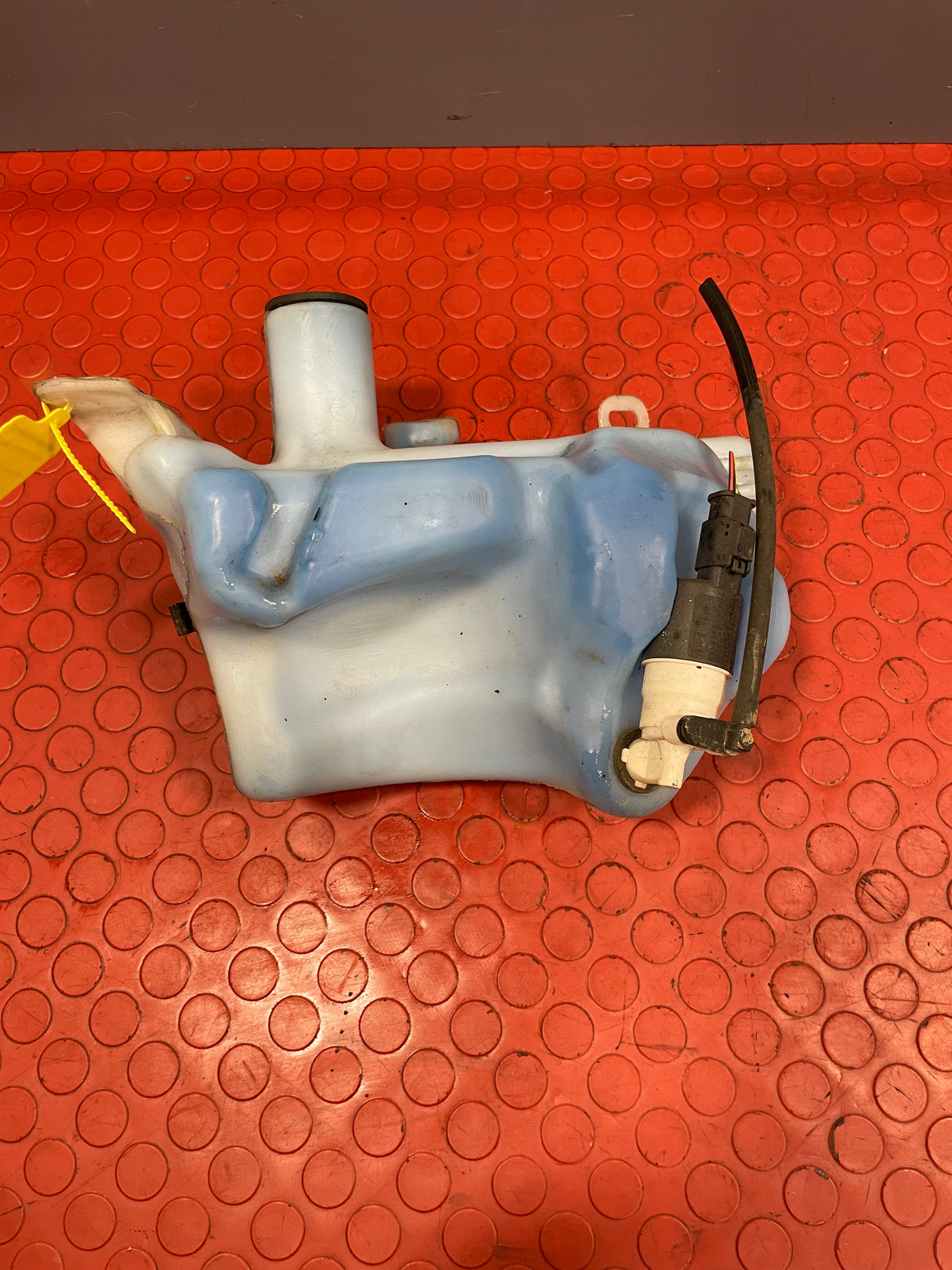 Citroen Berlingo/Peugeot Partner WINDSCREEN WASHER BOTTLE (with Pump) 2008-2018 P/N 9671567680-2