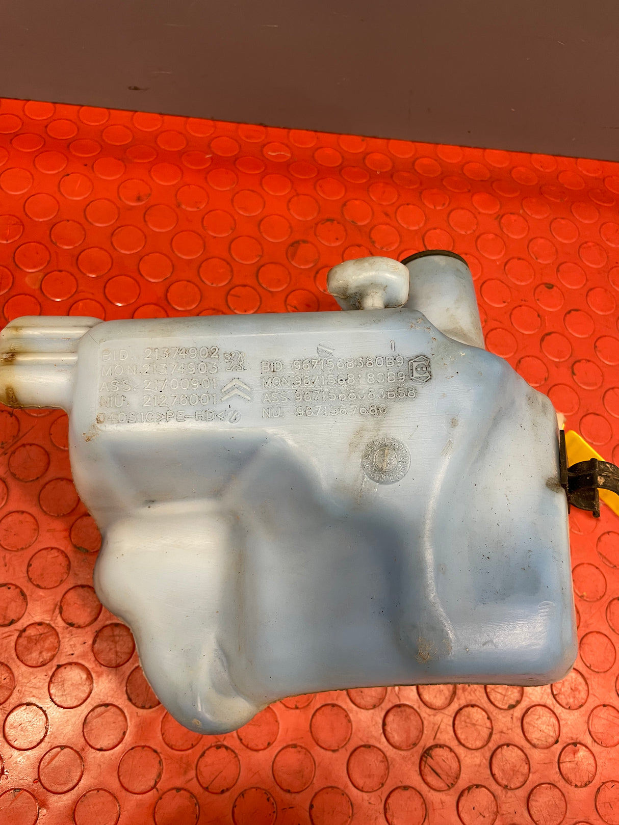 Citroen Berlingo/Peugeot Partner WINDSCREEN WASHER BOTTLE (with Pump) 2008-2018 P/N 9671567680-2