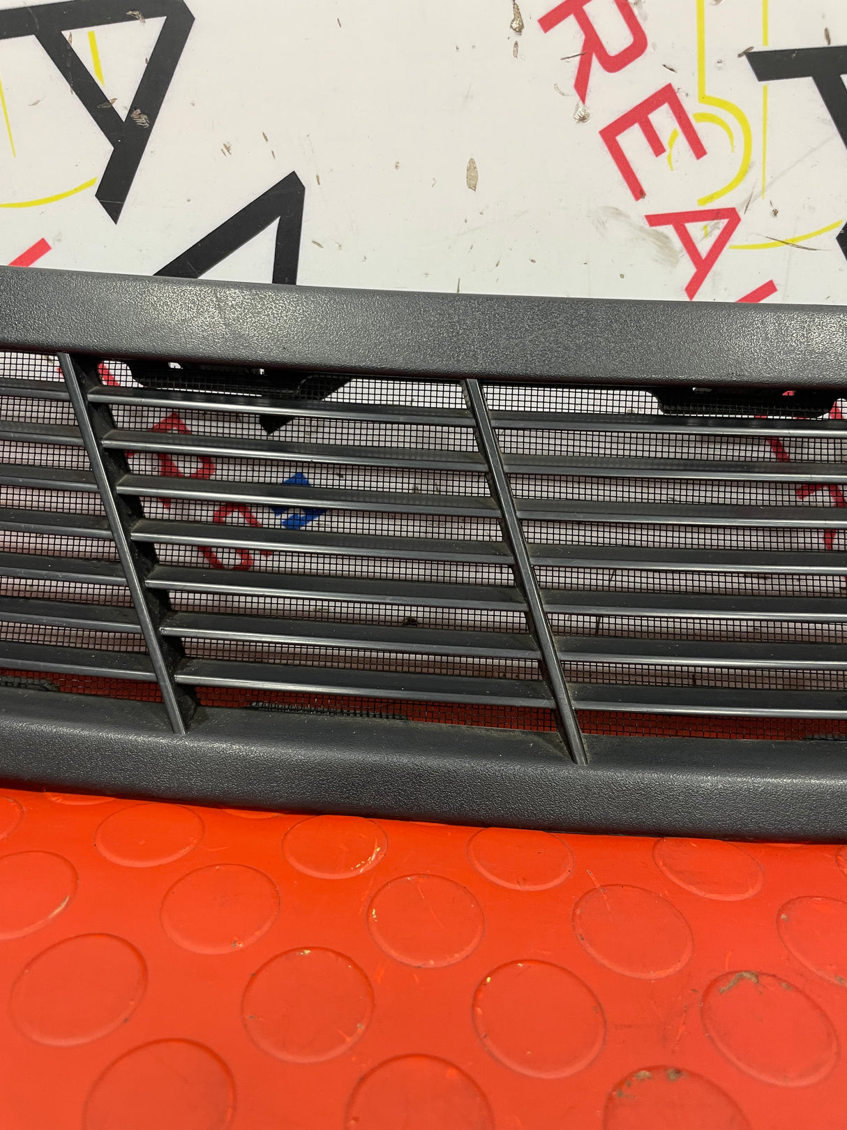 Ford Transit BONNET GRILL RIGHT SIDE P/N BK3116585DE