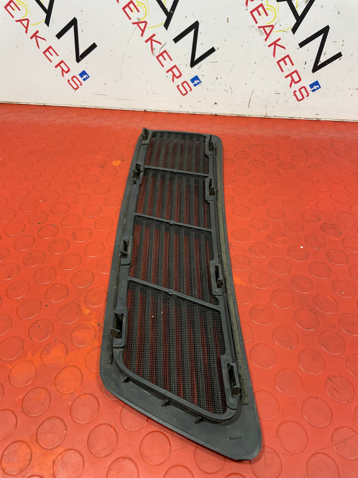 Ford Transit BONNET GRILL RIGHT SIDE P/N BK3116585DE