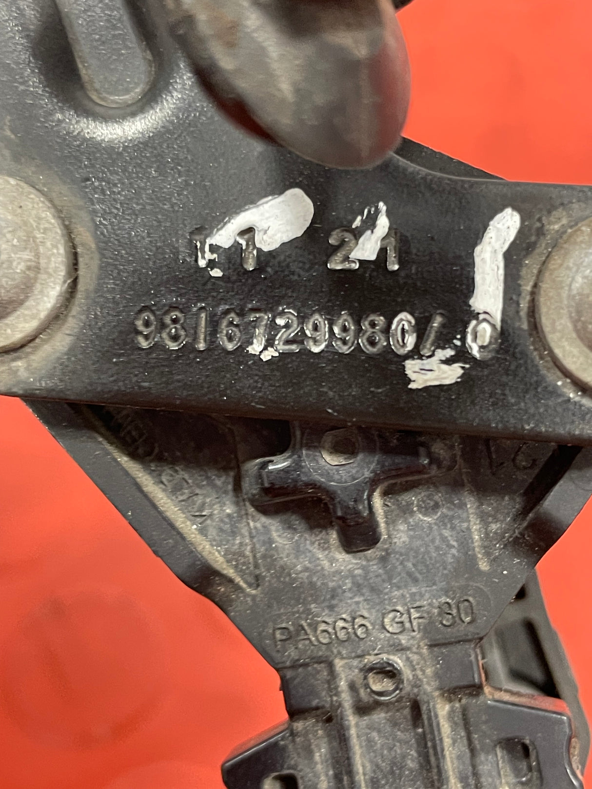 Citroen Berlingo Peugeot Partner HEADLIGHT LEVELING SENSOR AND BRACKET (LEFT SIDE) 2022 P/N9816729980