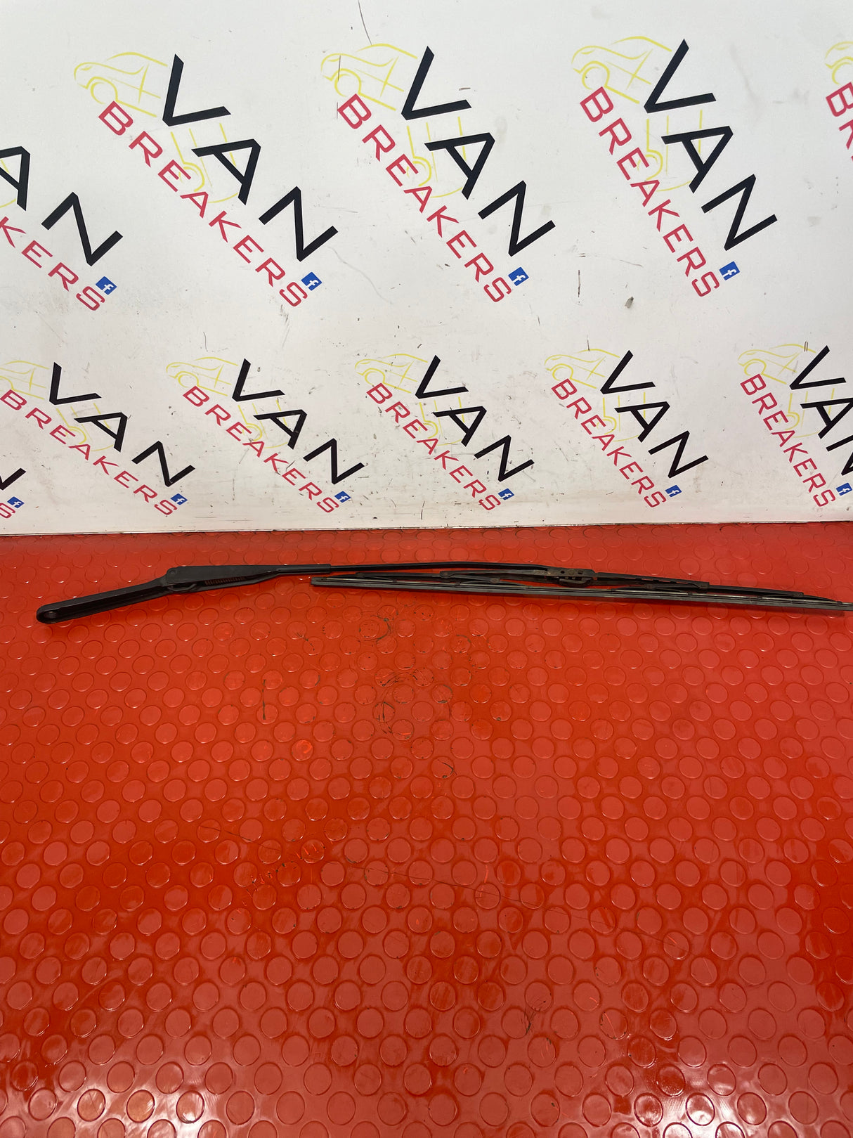 Renault Trafic/ Vauxhall Vivaro P/S WINDSCREEN WIPER 2001-2016 P/N 7700311585