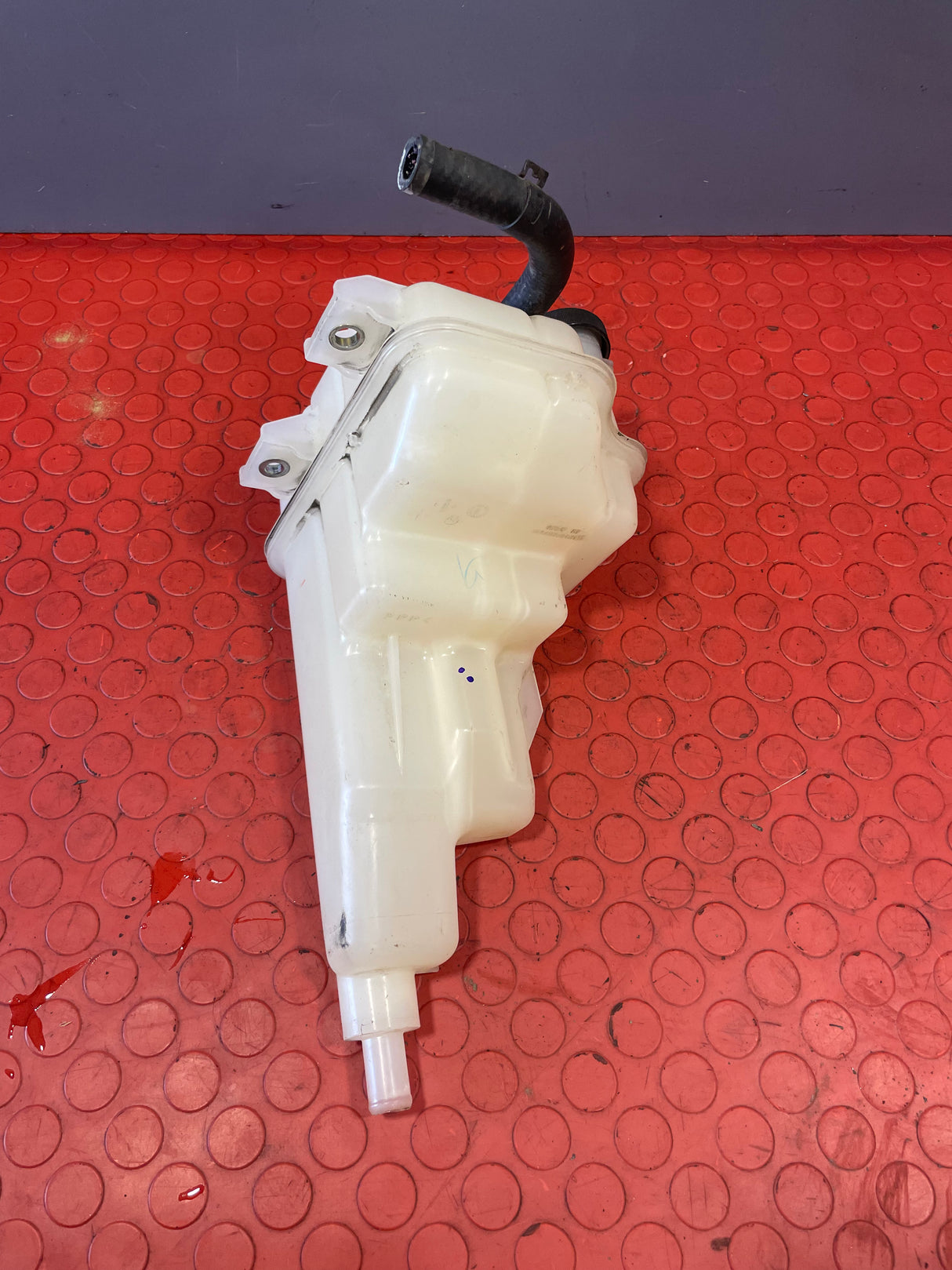 Toyota Hilux COOLANT RESERVOIR/EXPANSION BOTTLE 2016-2023 P/N 166400E010