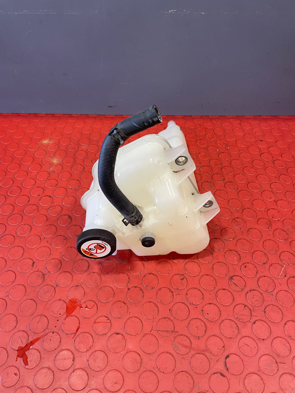 Toyota Hilux COOLANT RESERVOIR/EXPANSION BOTTLE 2016-2023 P/N 166400E010