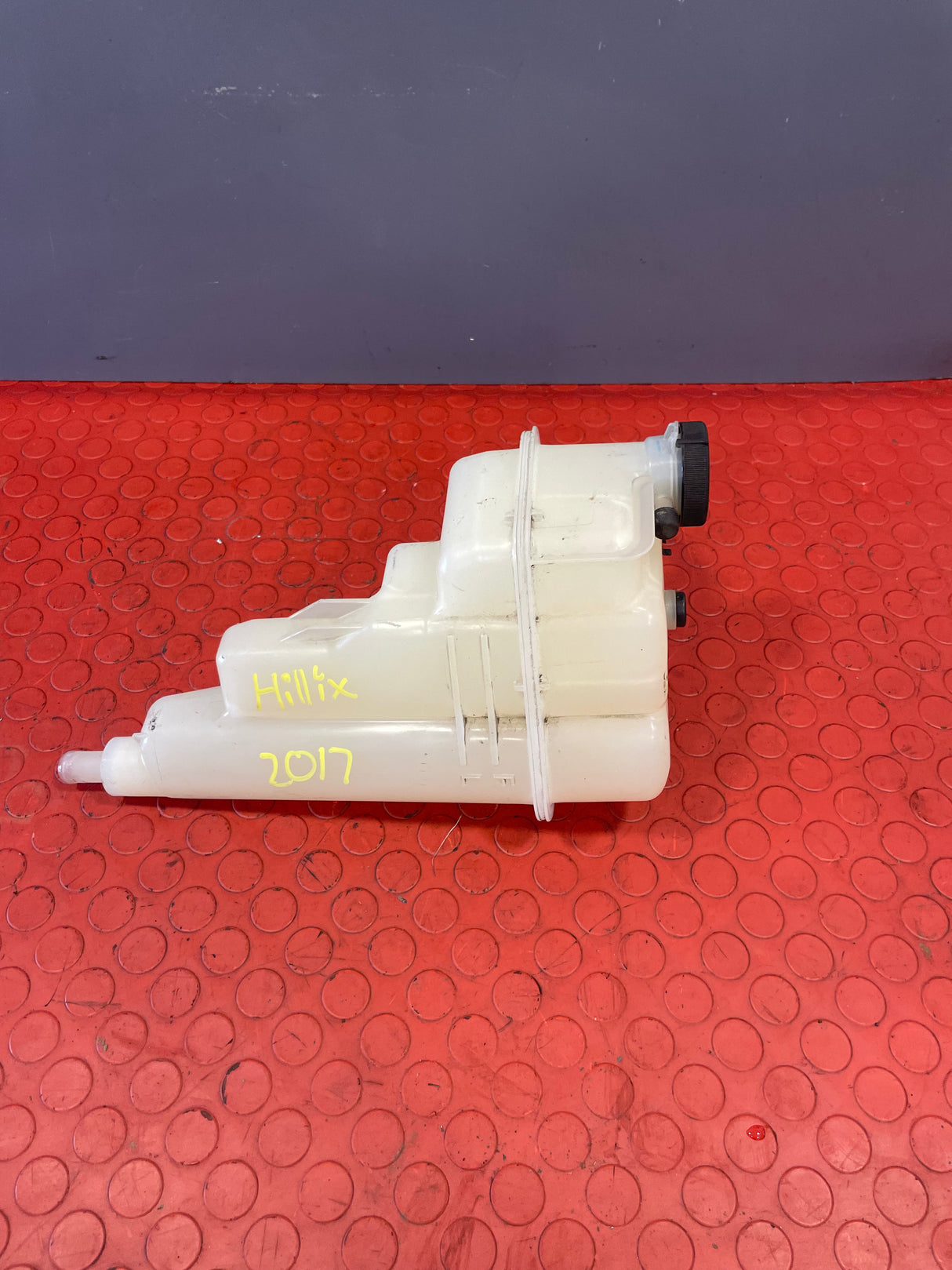 Toyota Hilux COOLANT RESERVOIR/EXPANSION BOTTLE 2016-2023 P/N 166400E010
